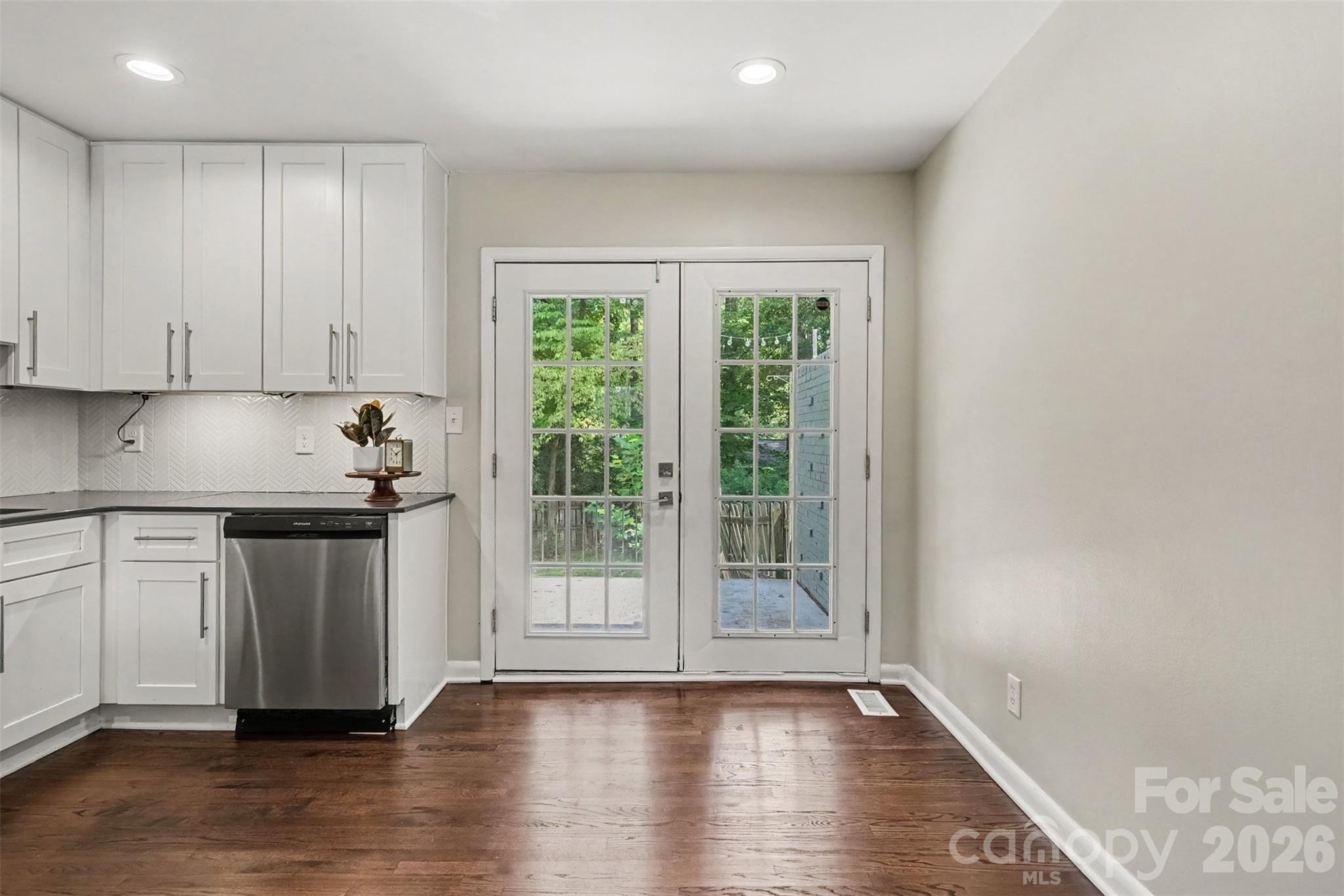 1741 Herrin Avenue Property Photo 18