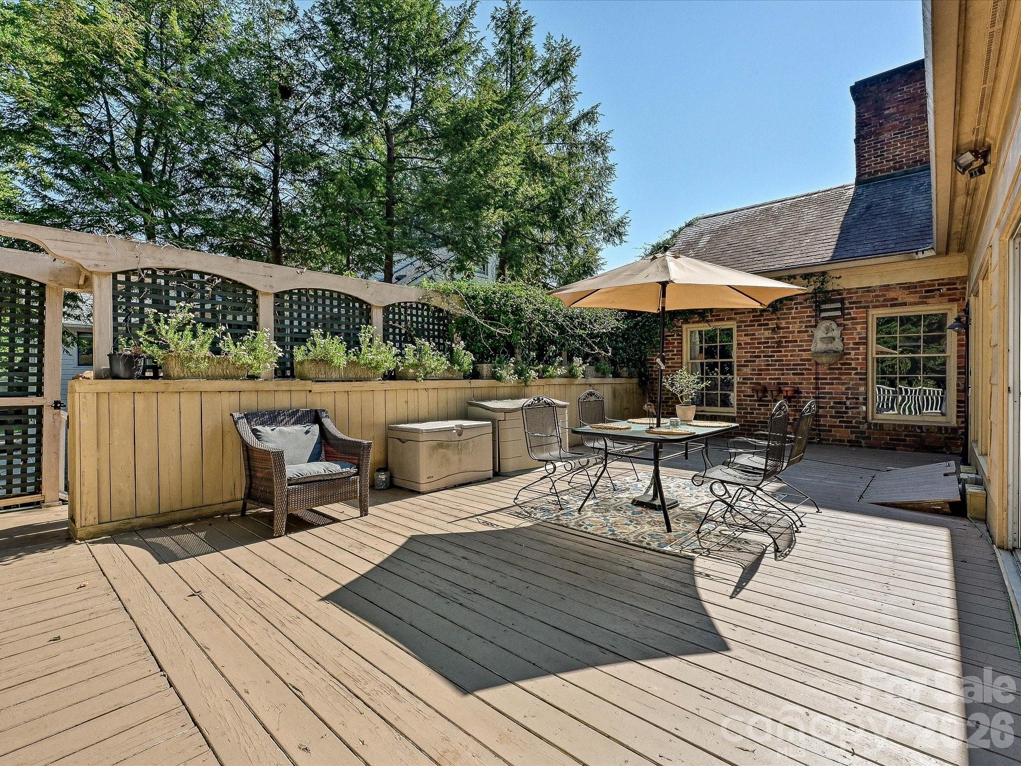 1538 Sterling Road Property Photo 5