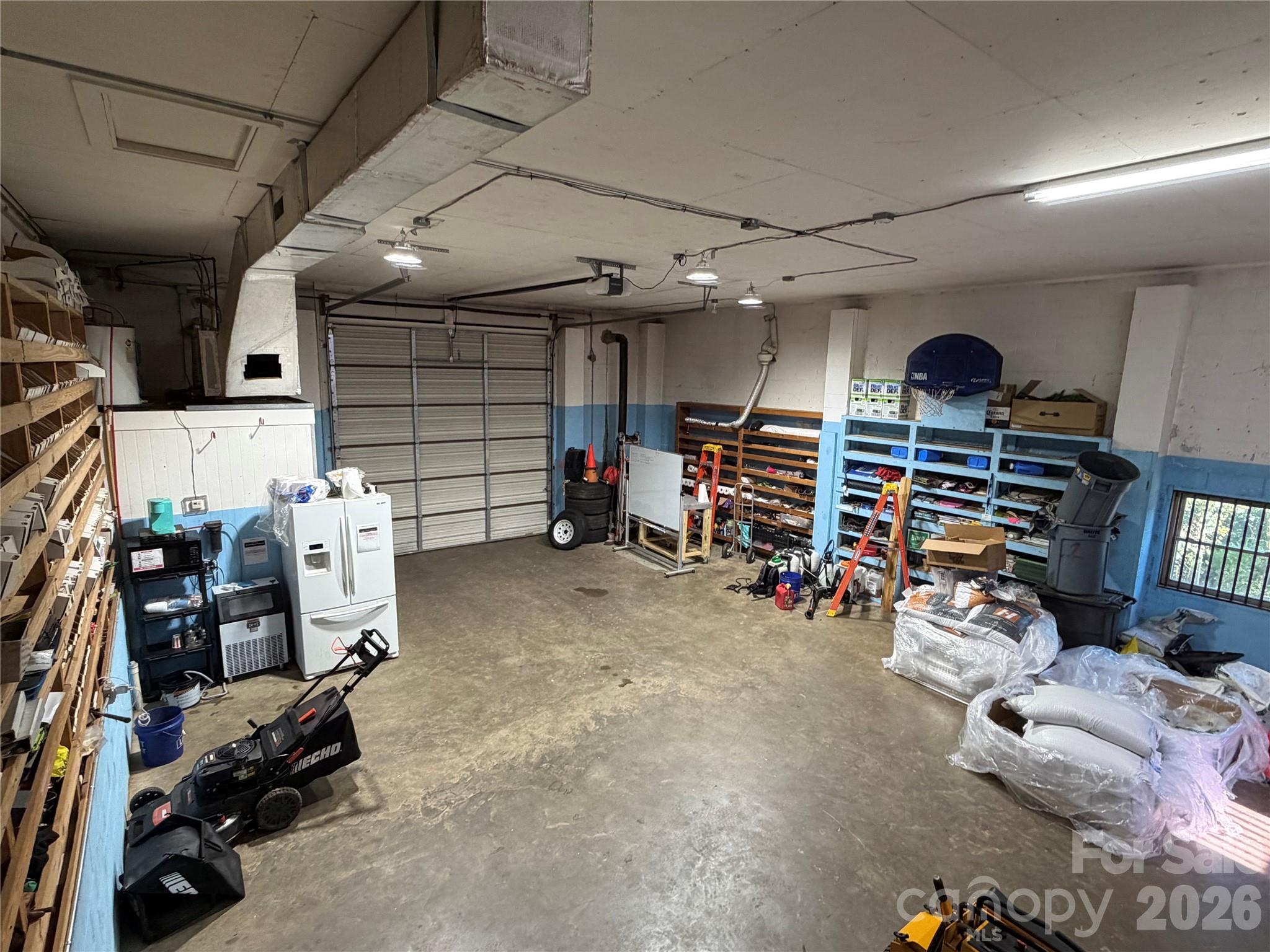 430 S Main Avenue Property Photo 8