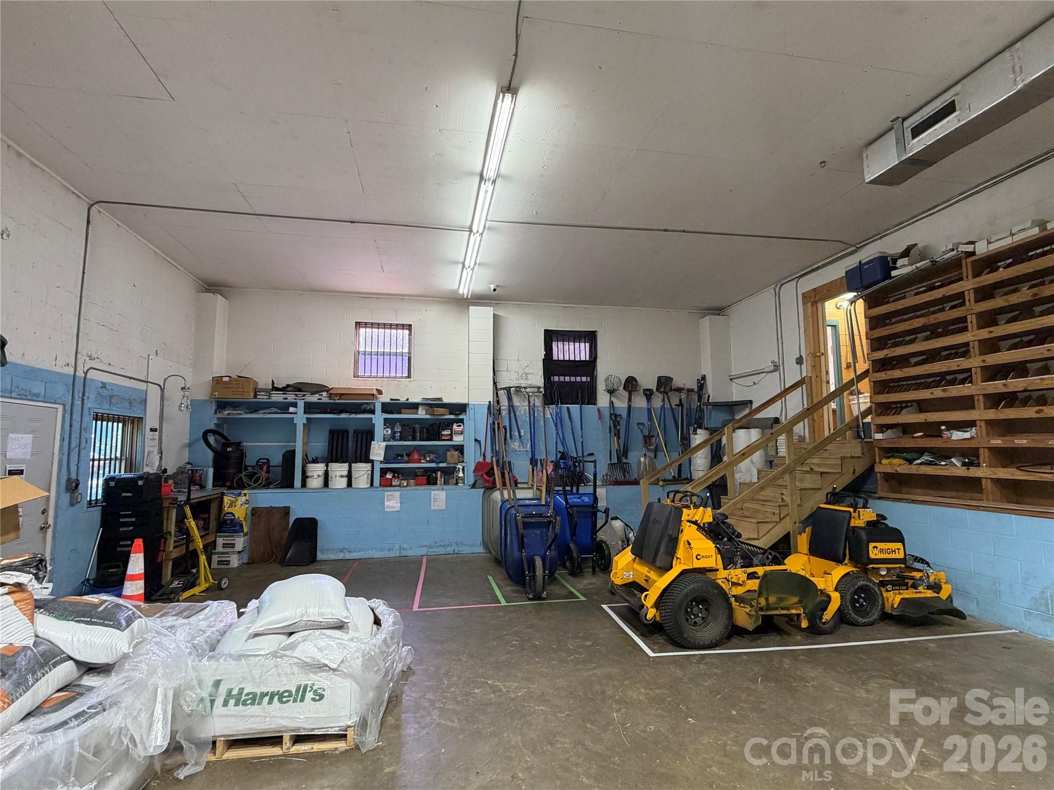 430 S Main Avenue Property Photo 11
