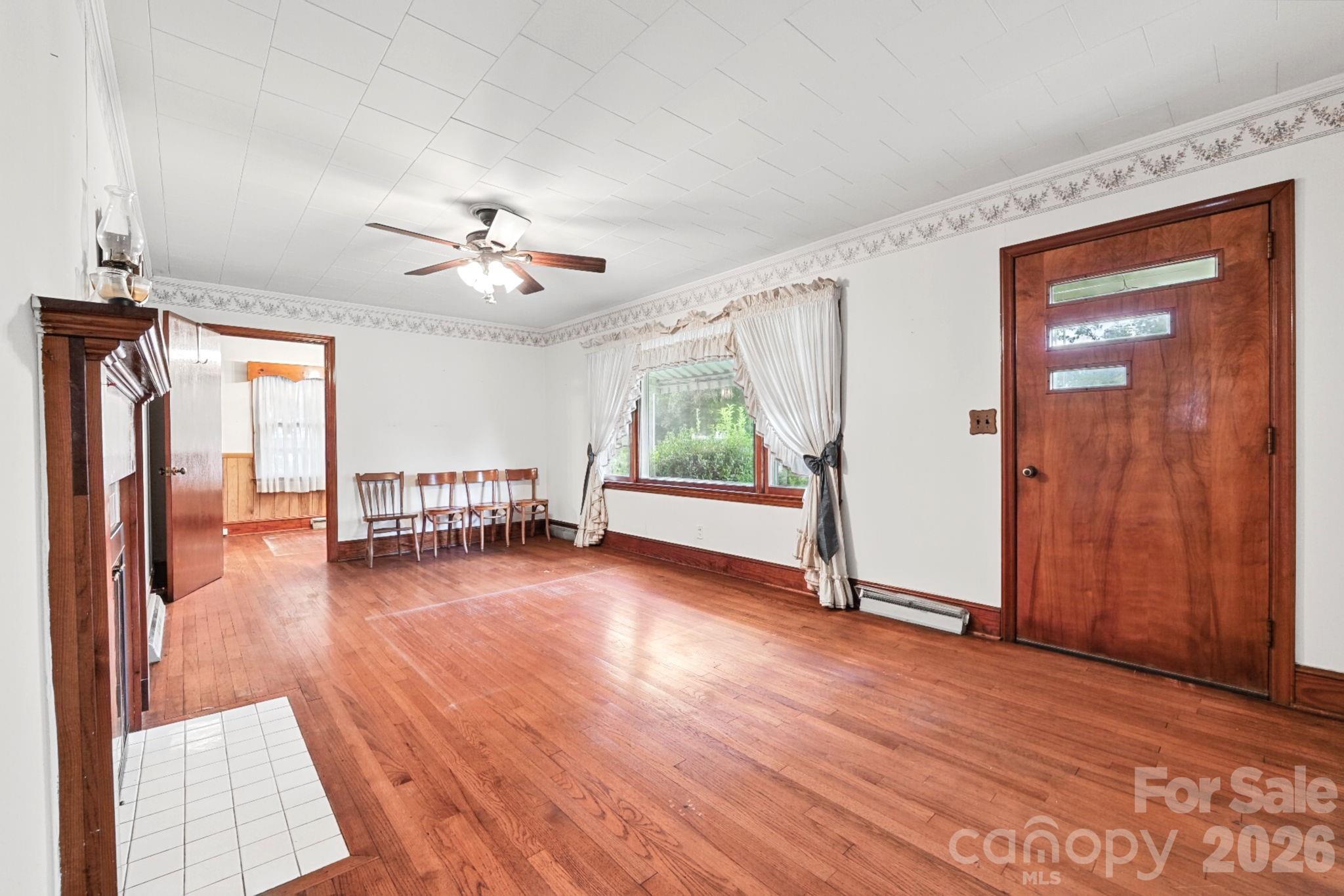 100 Dallas Street Property Photo 7