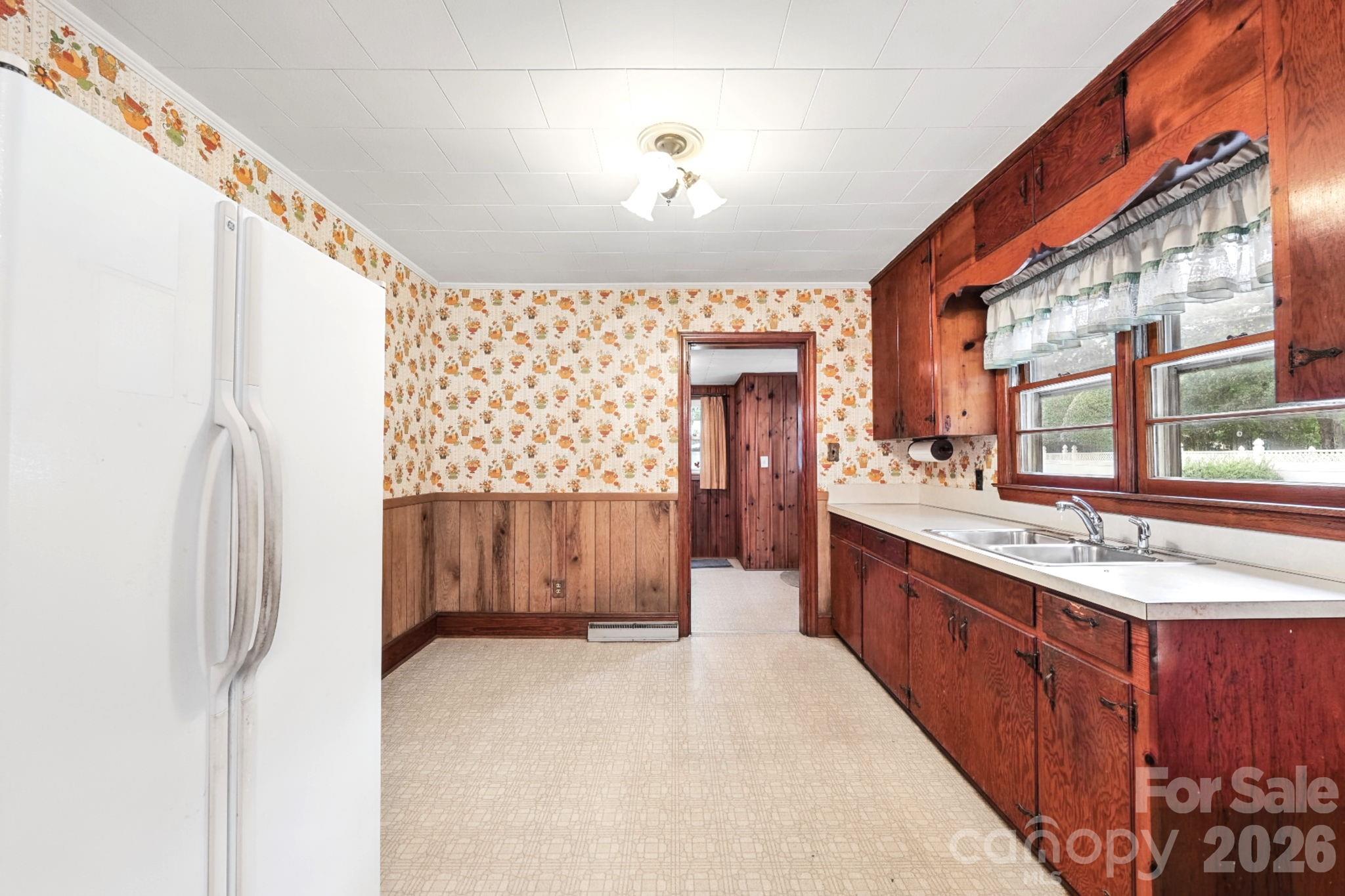 100 Dallas Street Property Photo 9