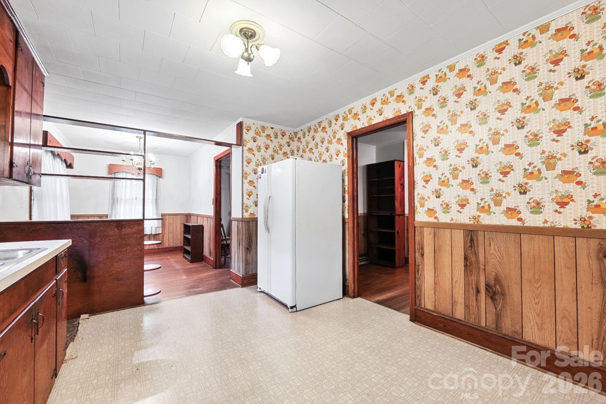 100 Dallas Street Property Photo 10