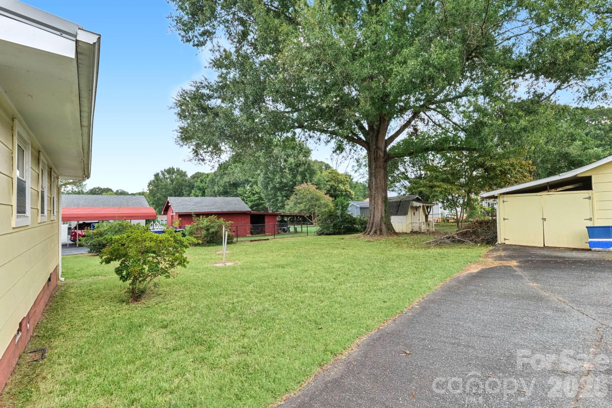100 Dallas Street Property Photo 27