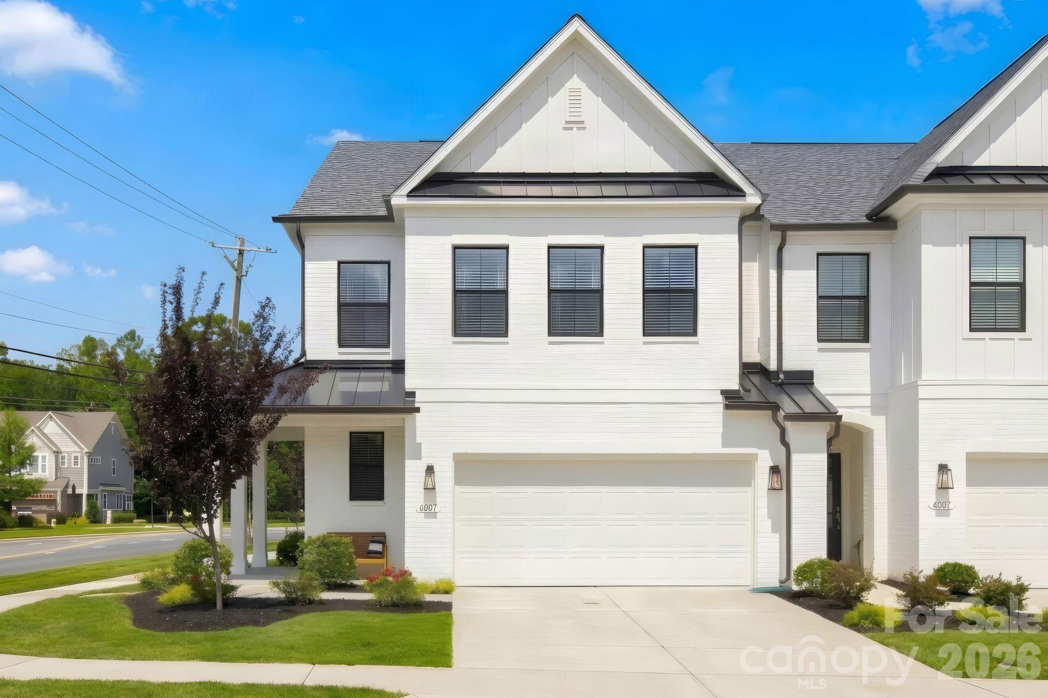 6007 Mariemont Circle Property Photo 1