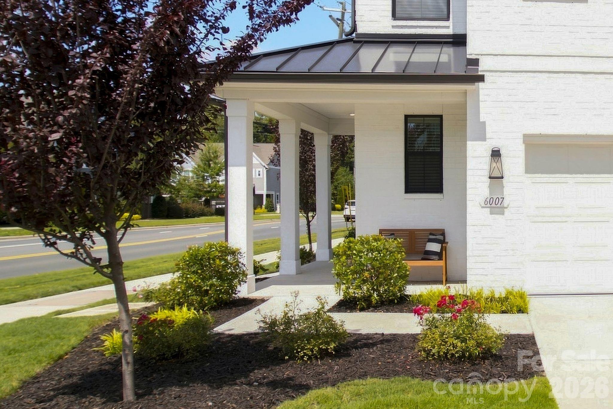 6007 Mariemont Circle Property Photo 3