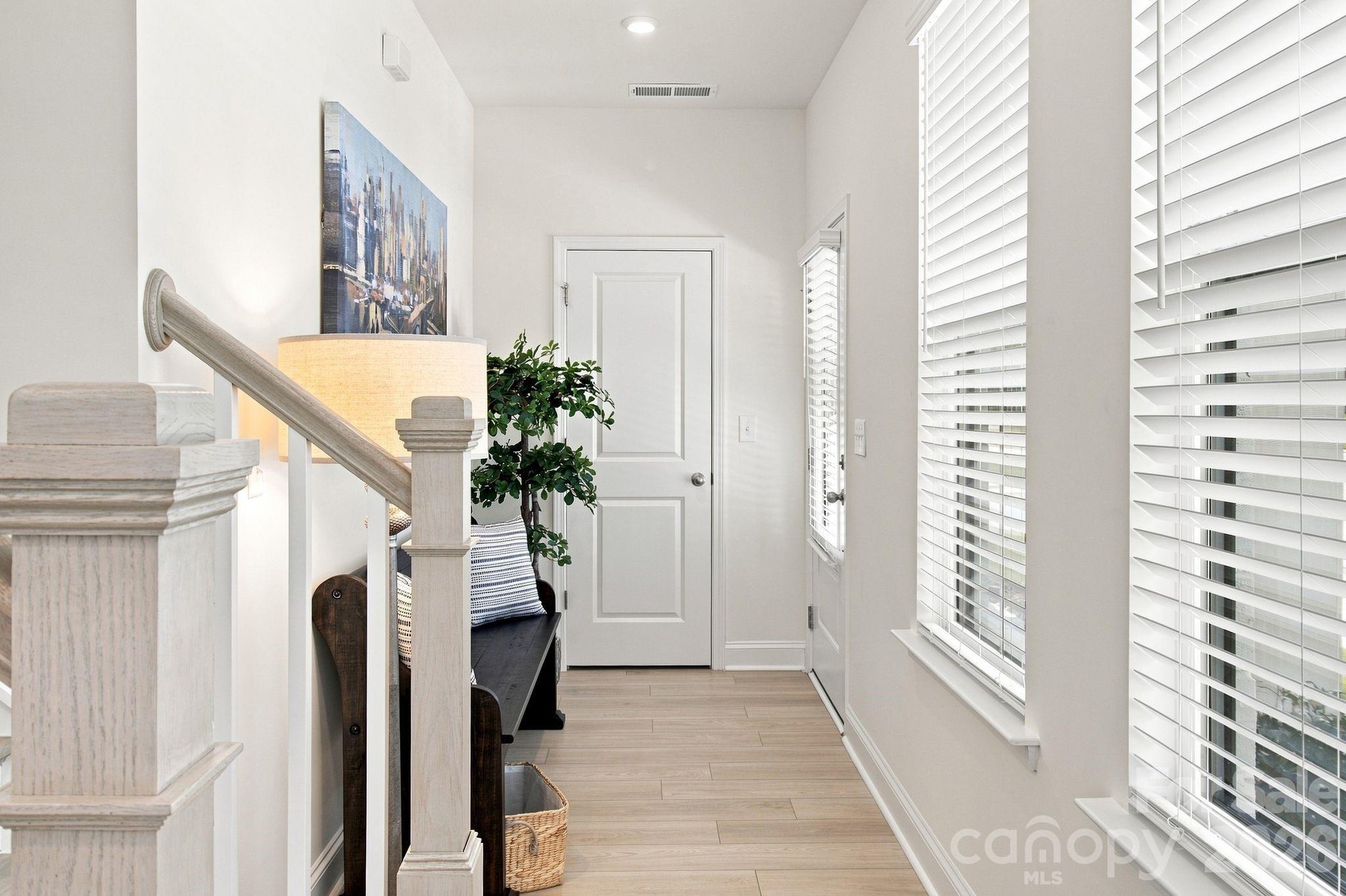 6007 Mariemont Circle Property Photo 6