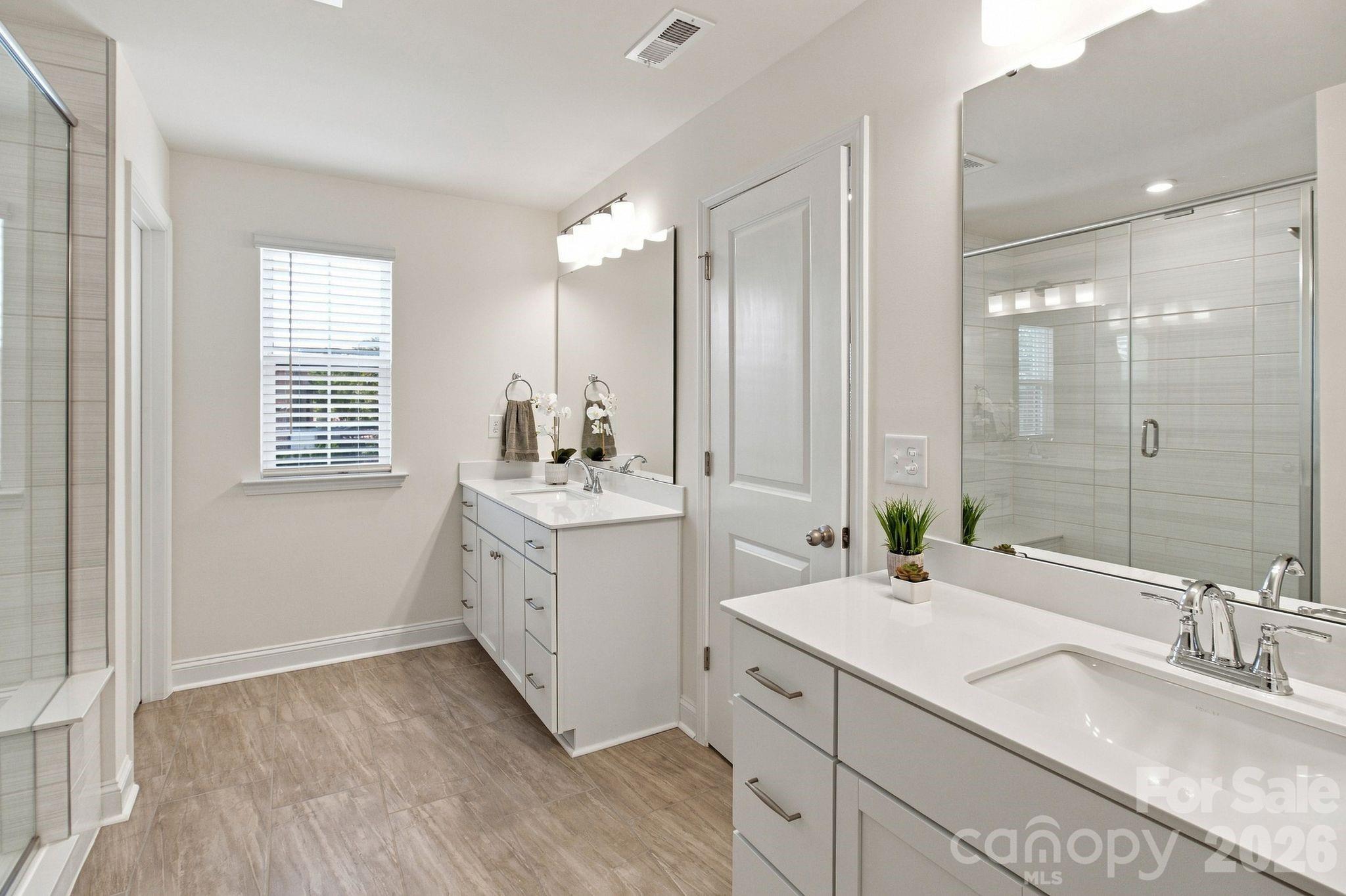 6007 Mariemont Circle Property Photo 24