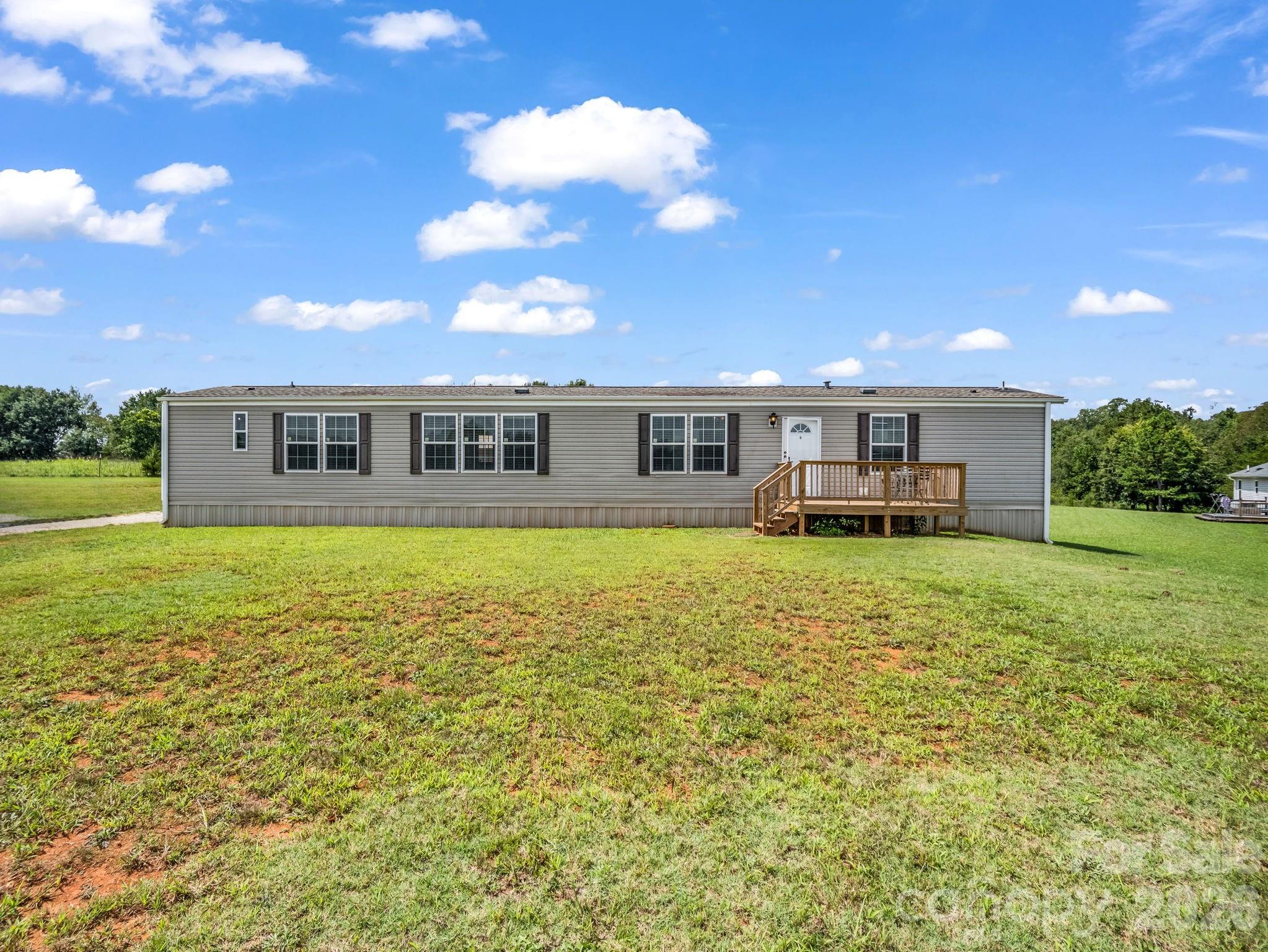 1760 Beachwood Road Property Photo 2