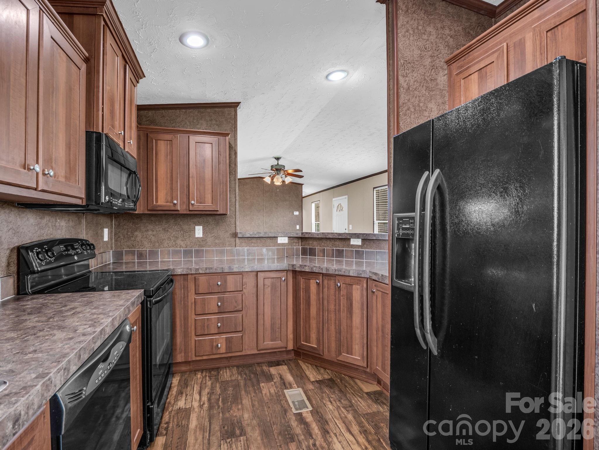 1760 Beachwood Road Property Photo 11