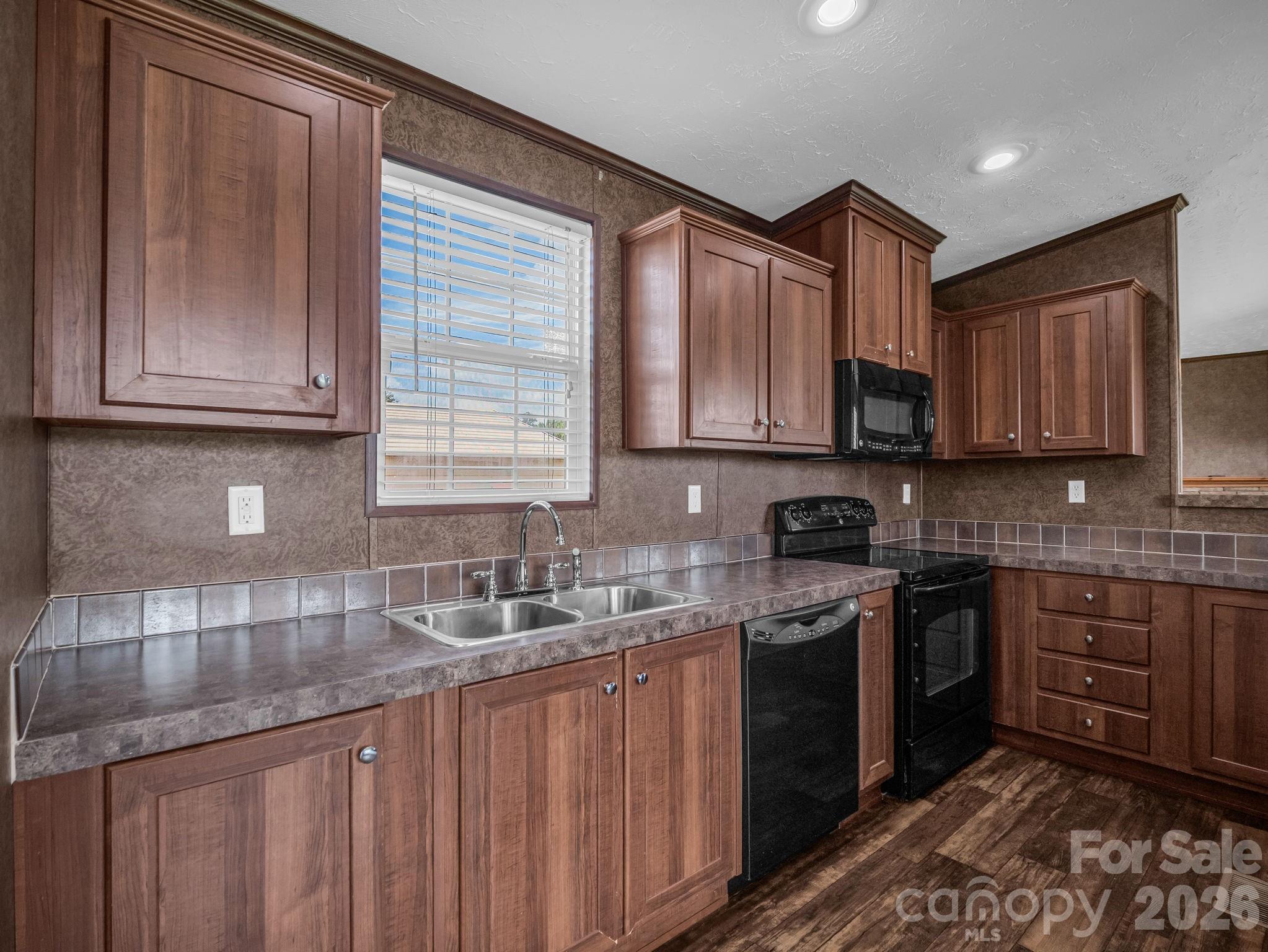 1760 Beachwood Road Property Photo 12