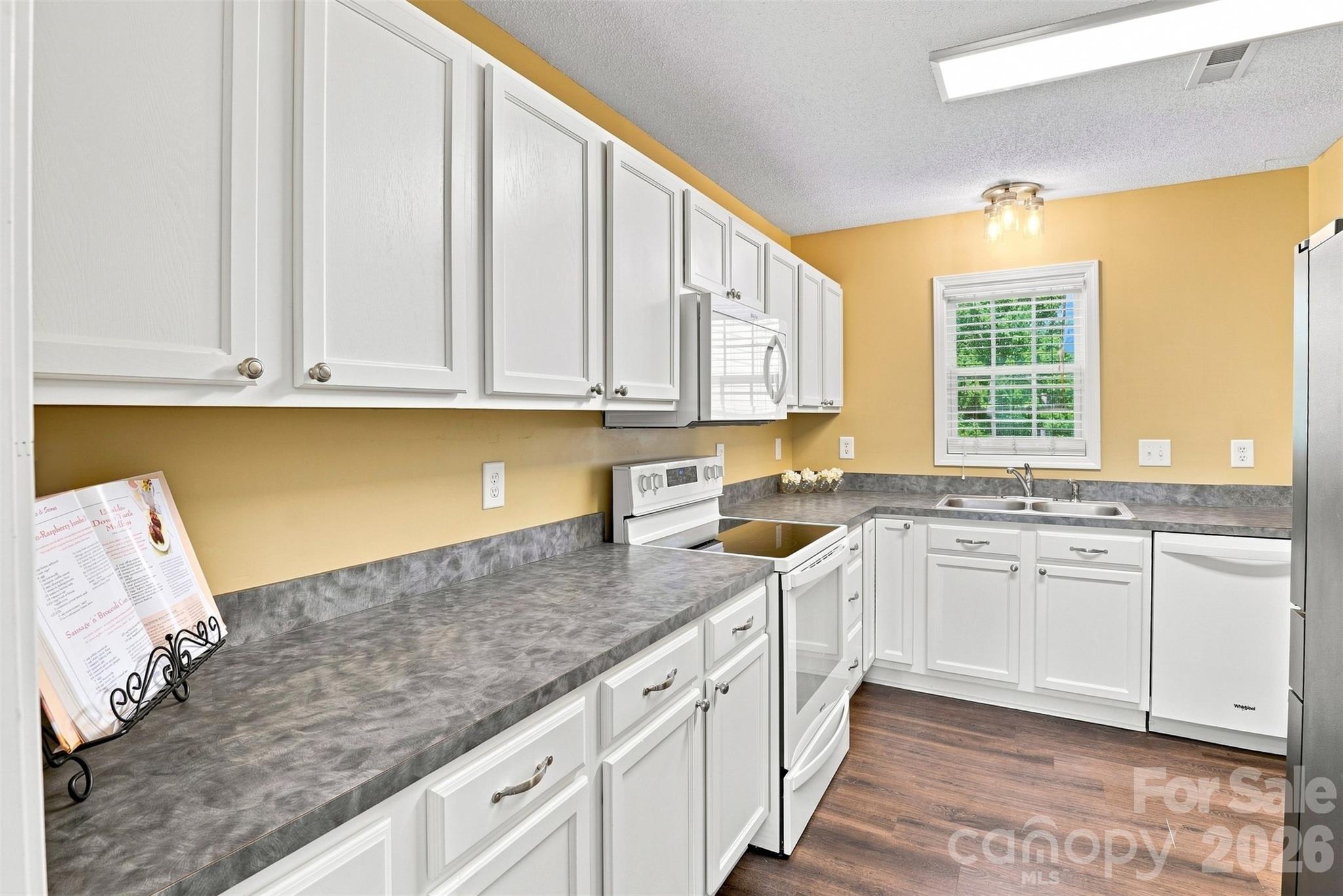 106 Locomotive Lane 201 Property Photo 17