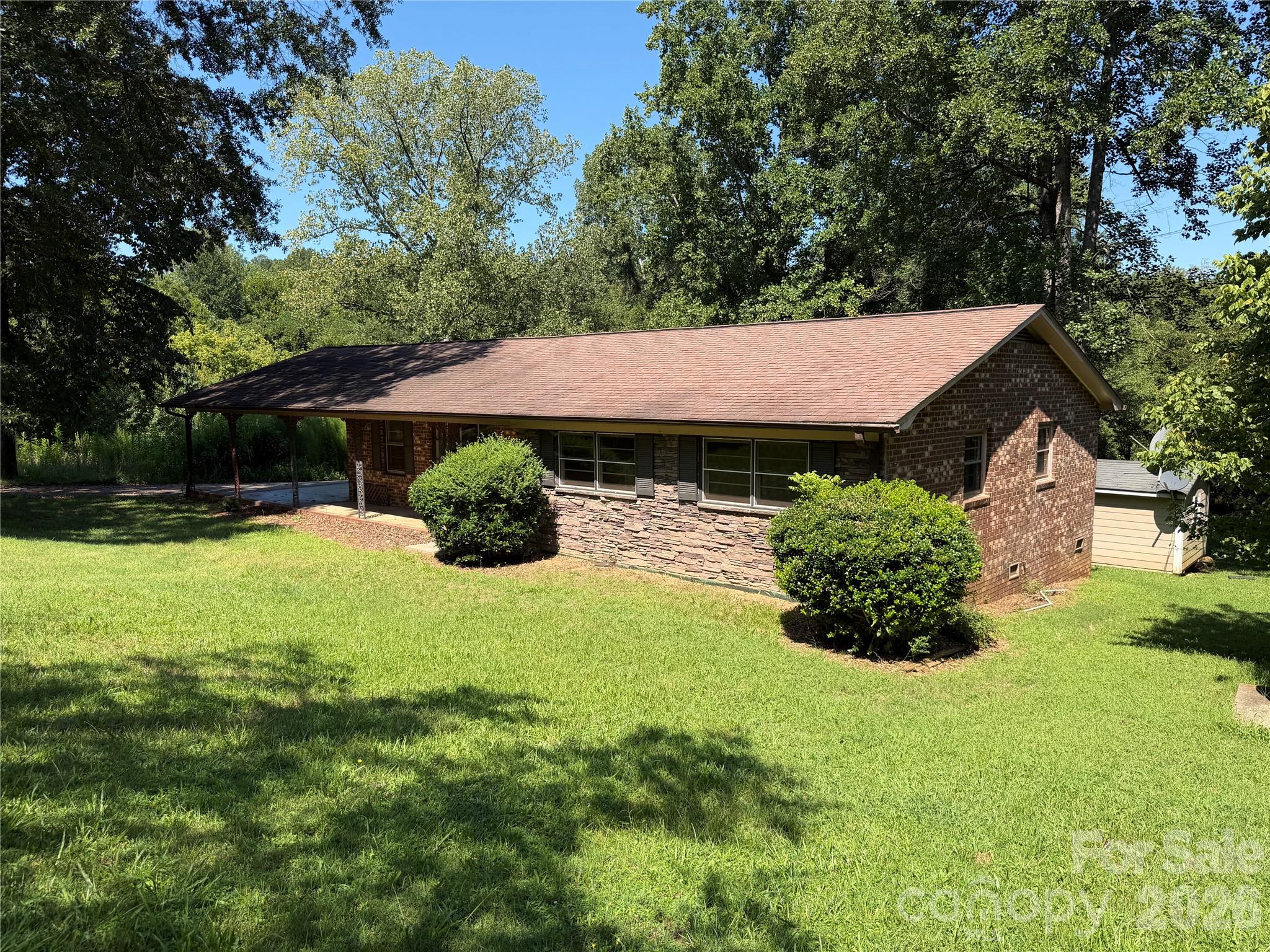 517 Goldwater Street Property Photo 2