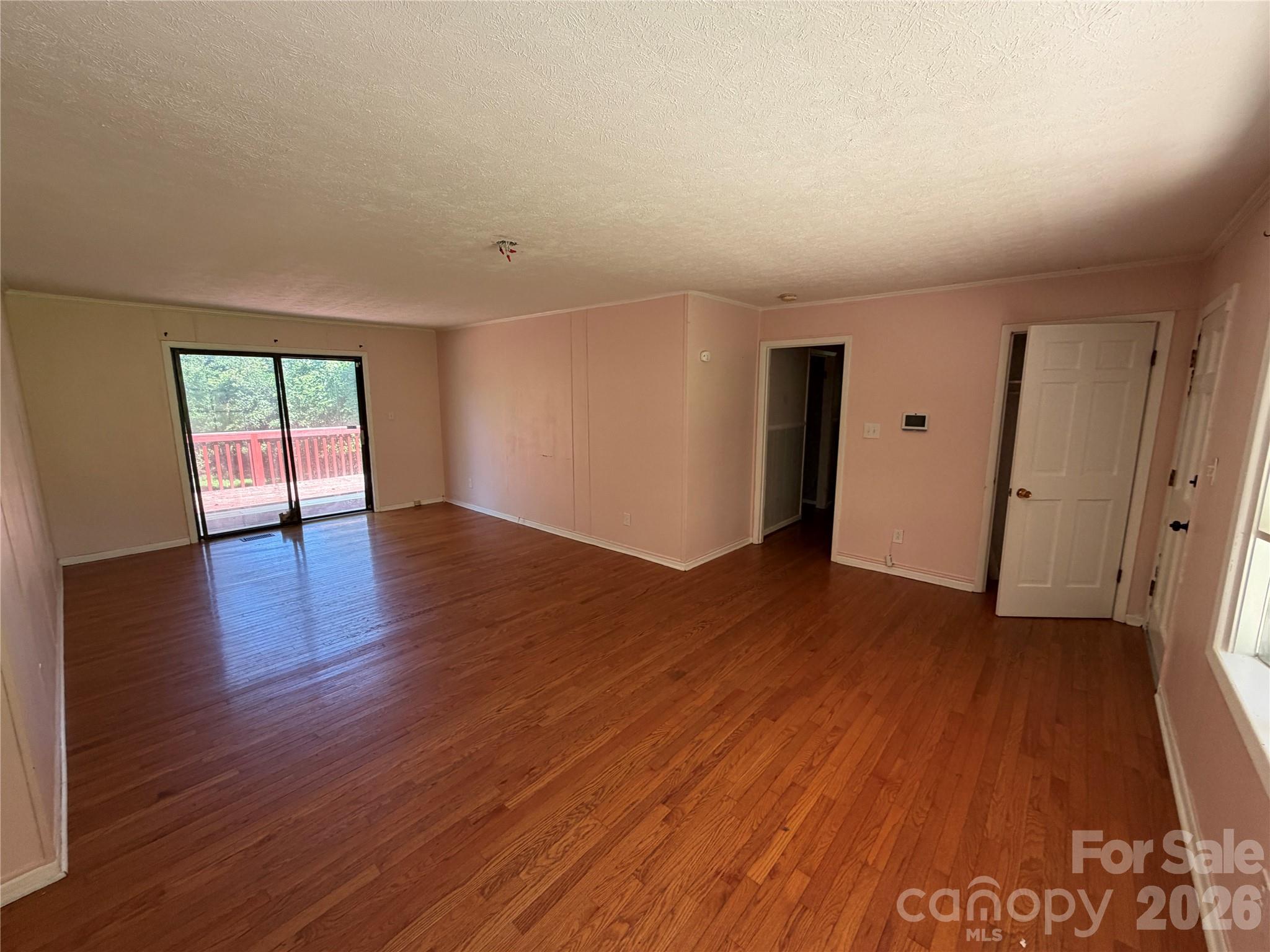 517 Goldwater Street Property Photo 6