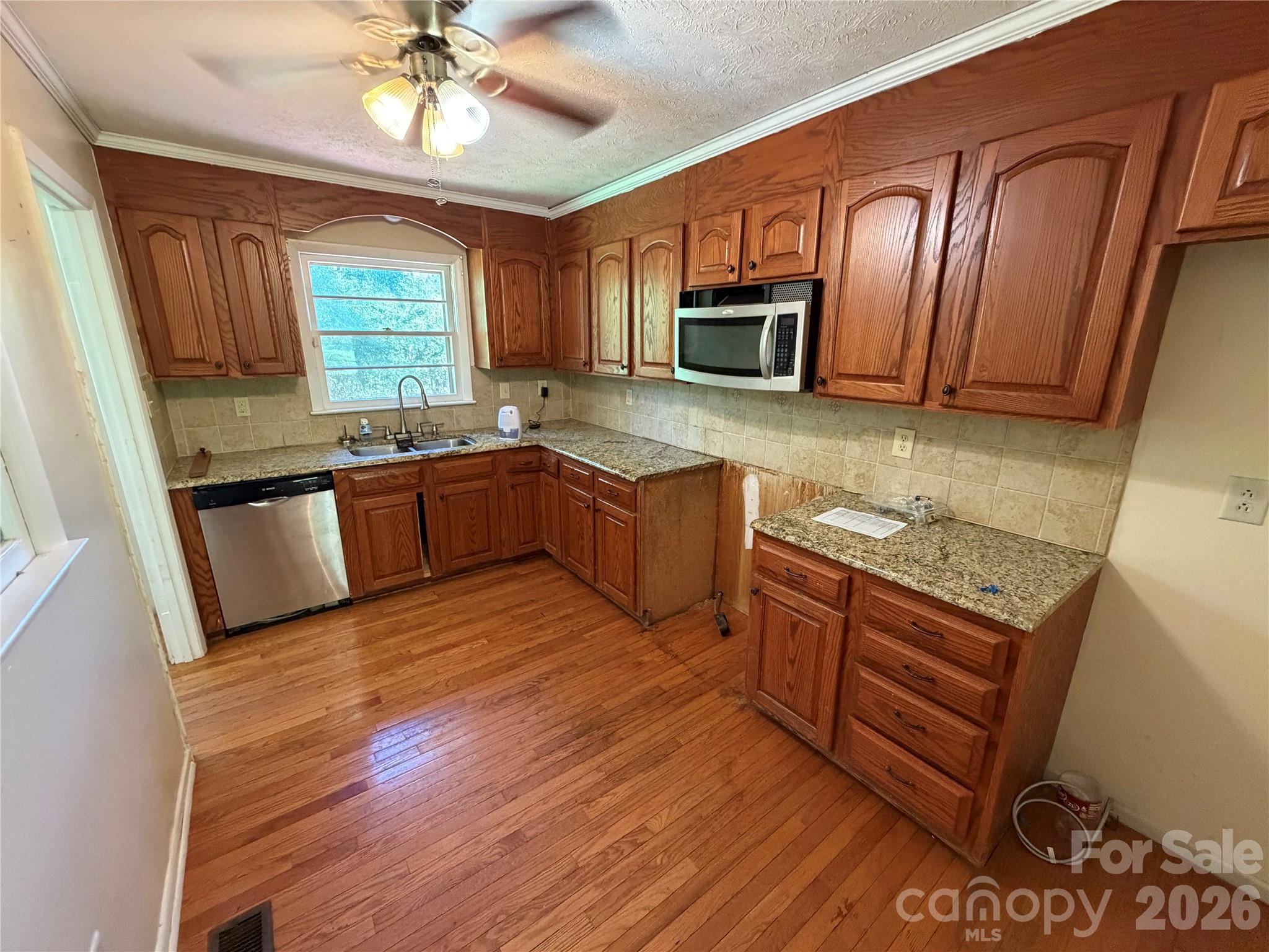 517 Goldwater Street Property Photo 9