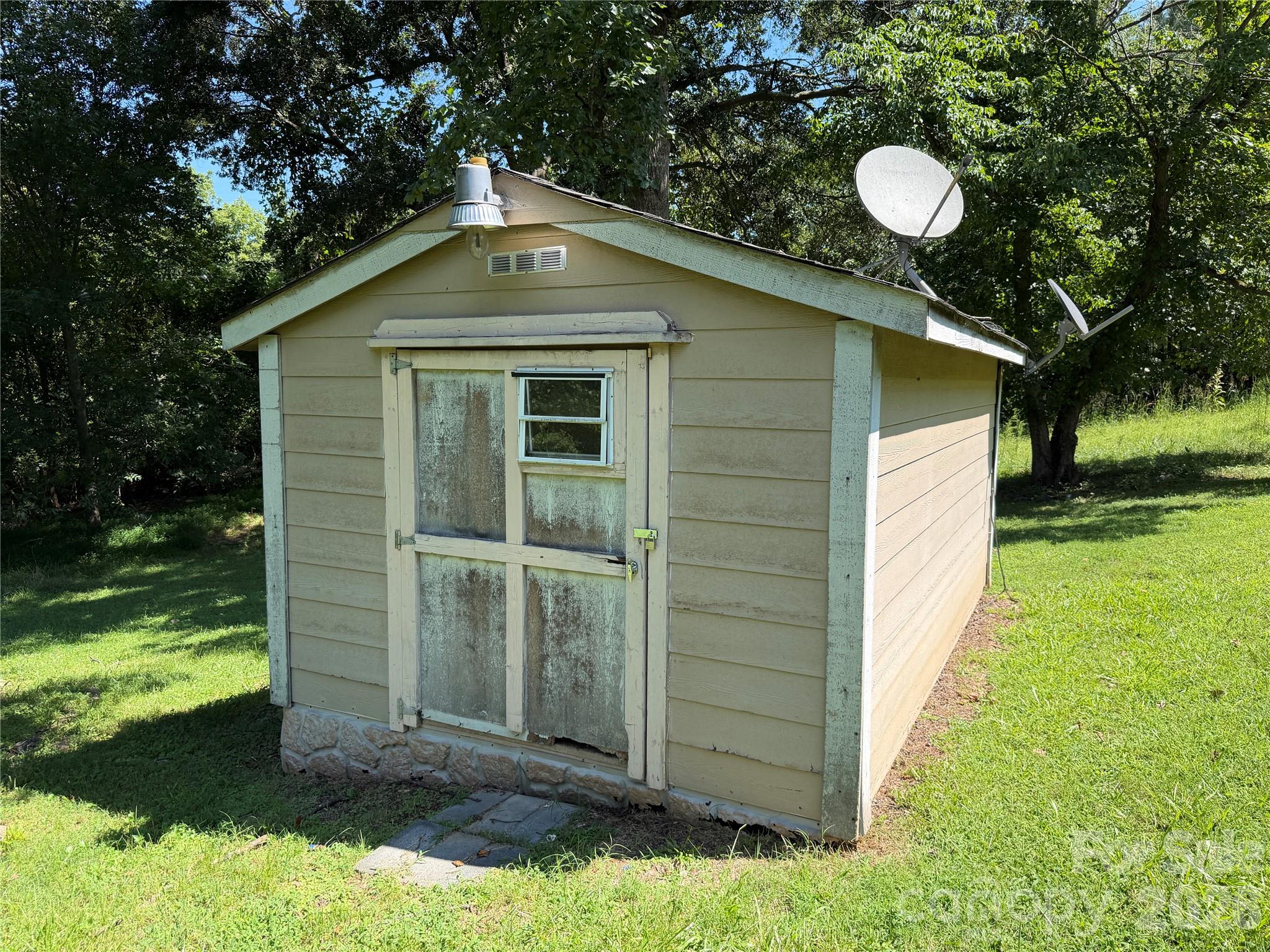 517 Goldwater Street Property Photo 23