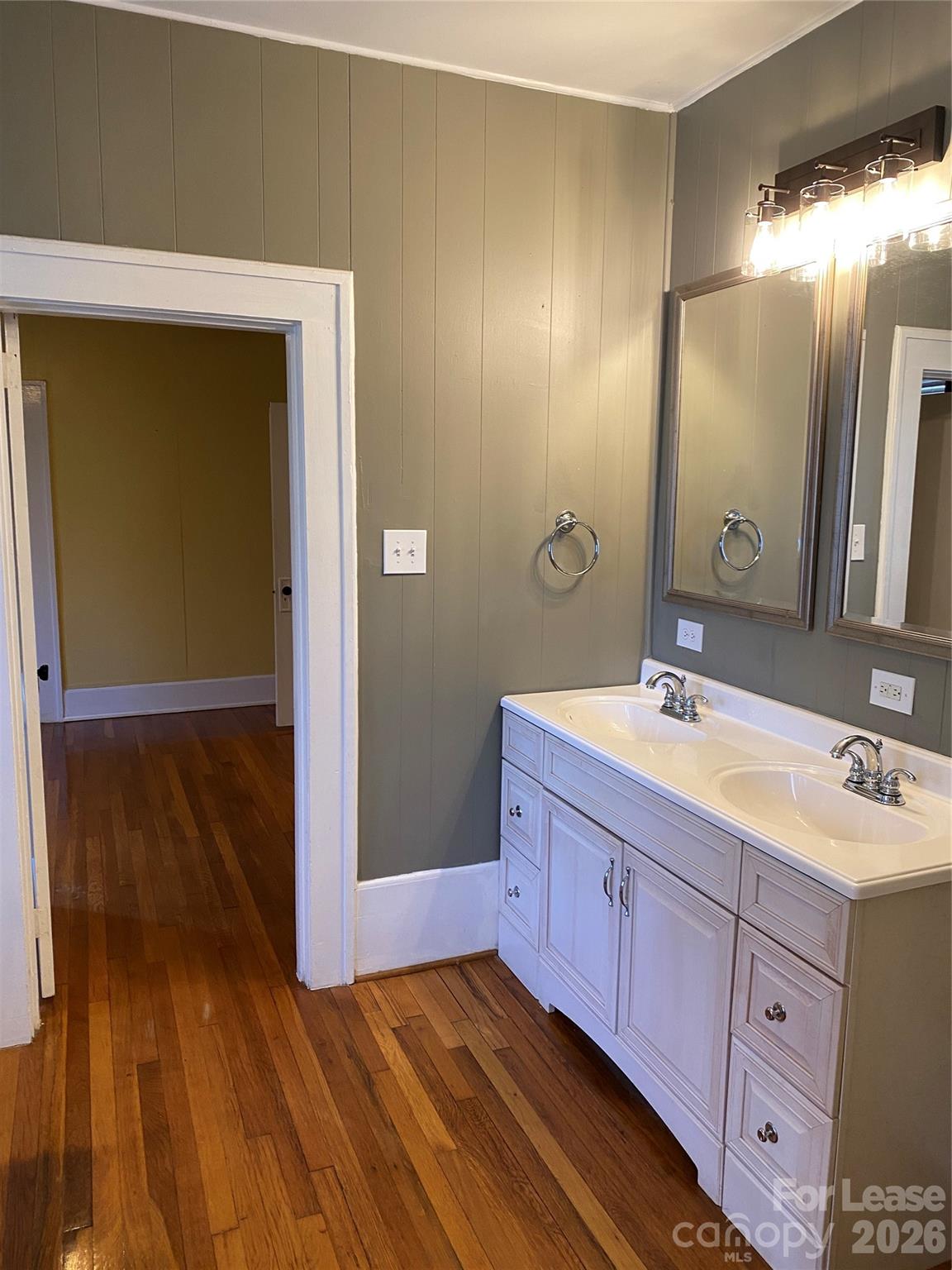 181 Flint Street Property Photo 36