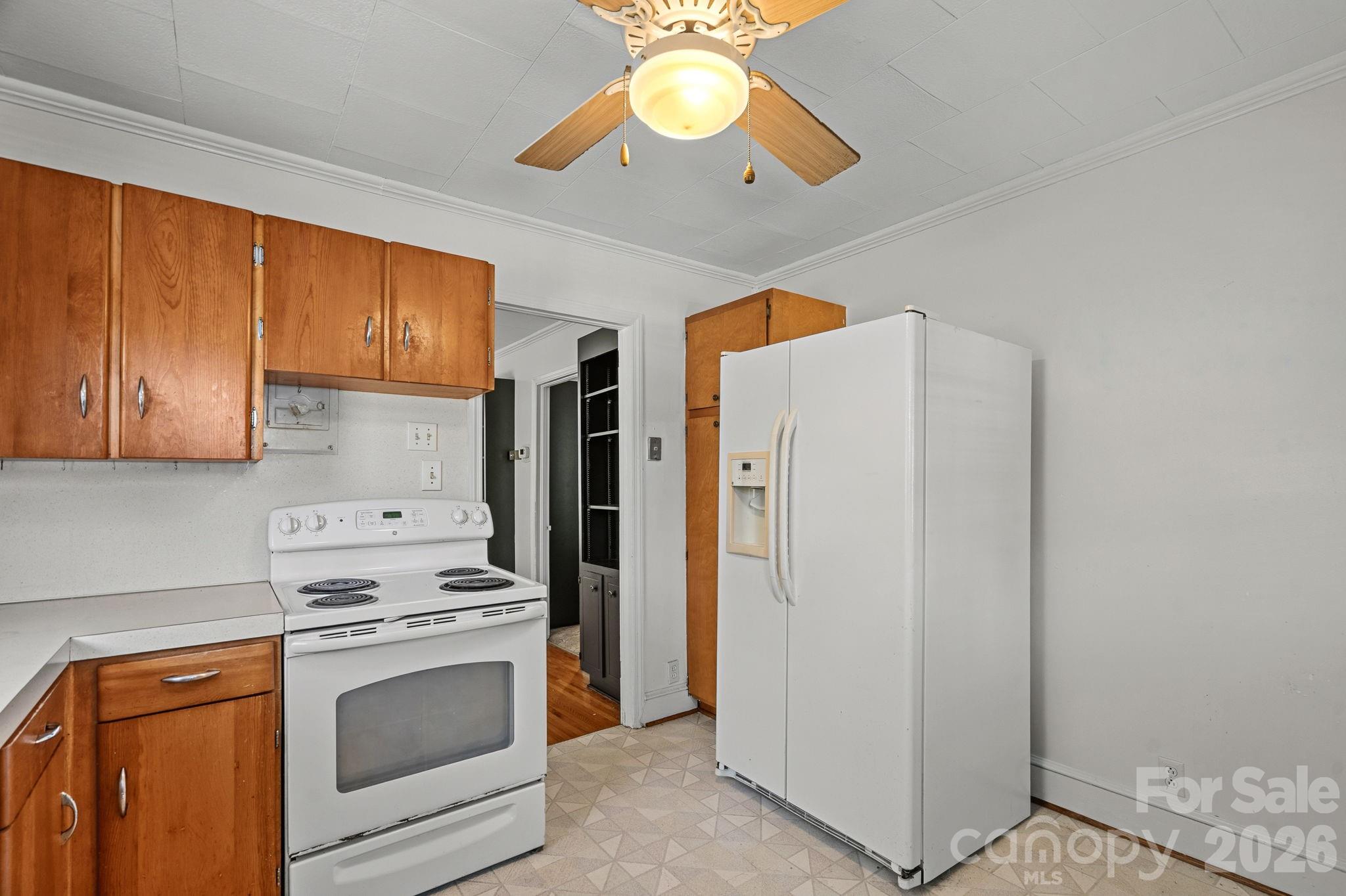 1127 Thompson Avenue Property Photo 4
