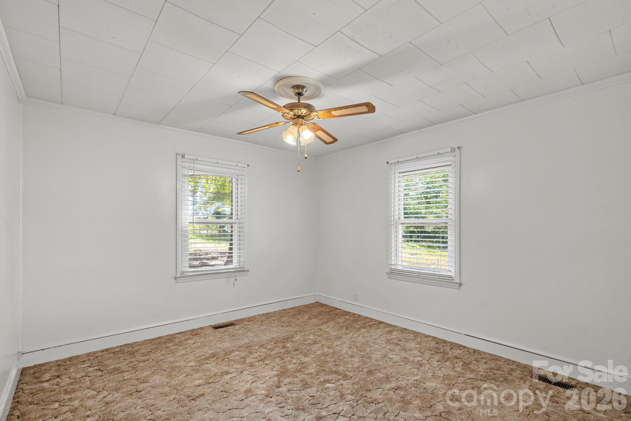 1127 Thompson Avenue Property Photo 9