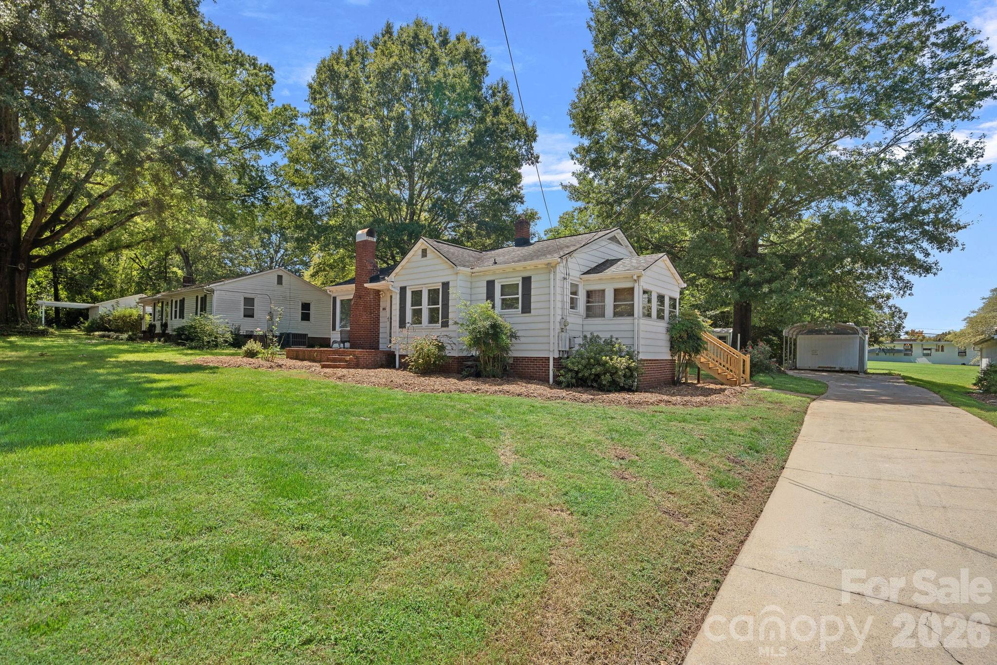 1127 Thompson Avenue Property Photo 18