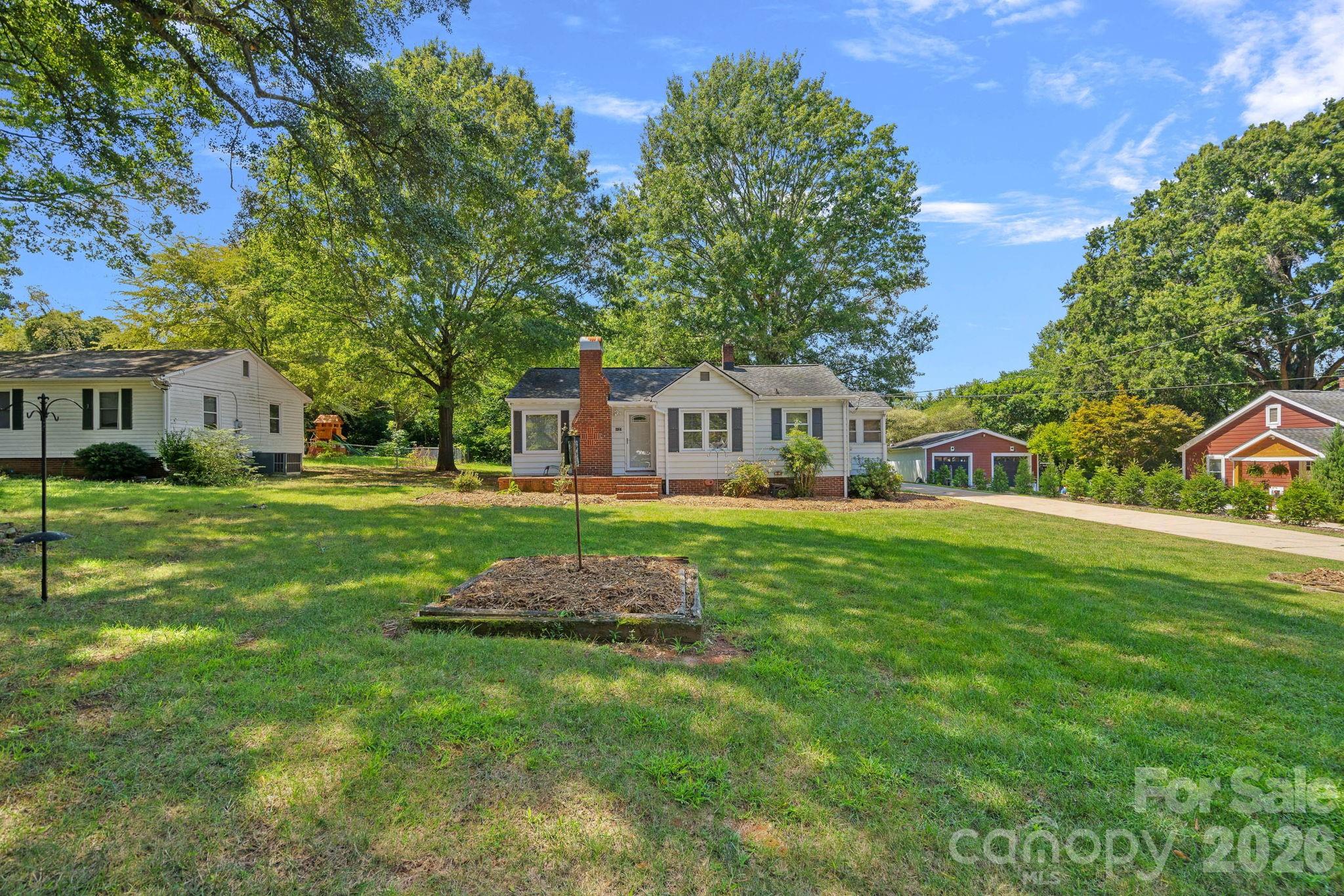 1127 Thompson Avenue Property Photo 19