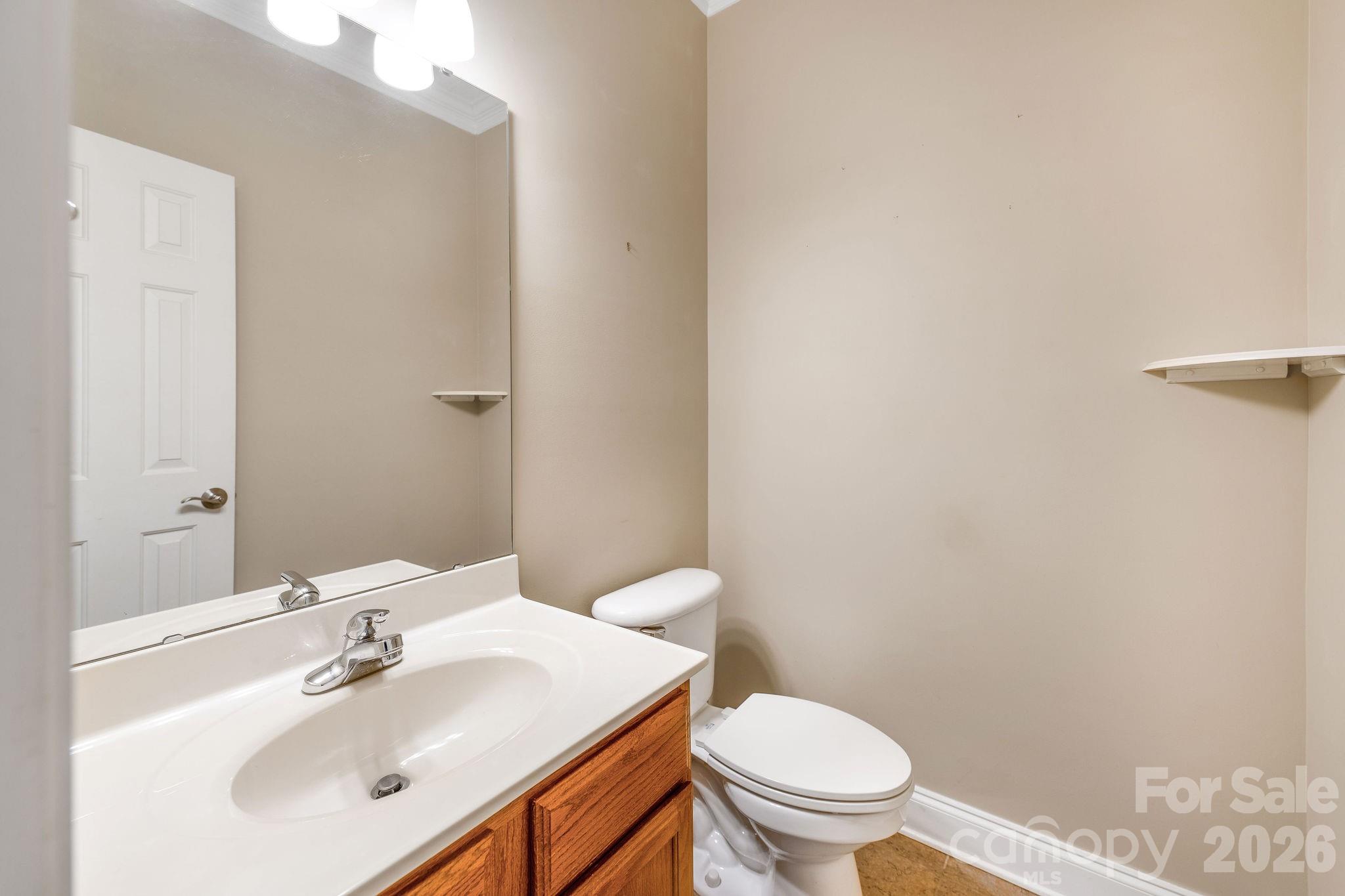 896 West Pointe Drive Property Photo 17