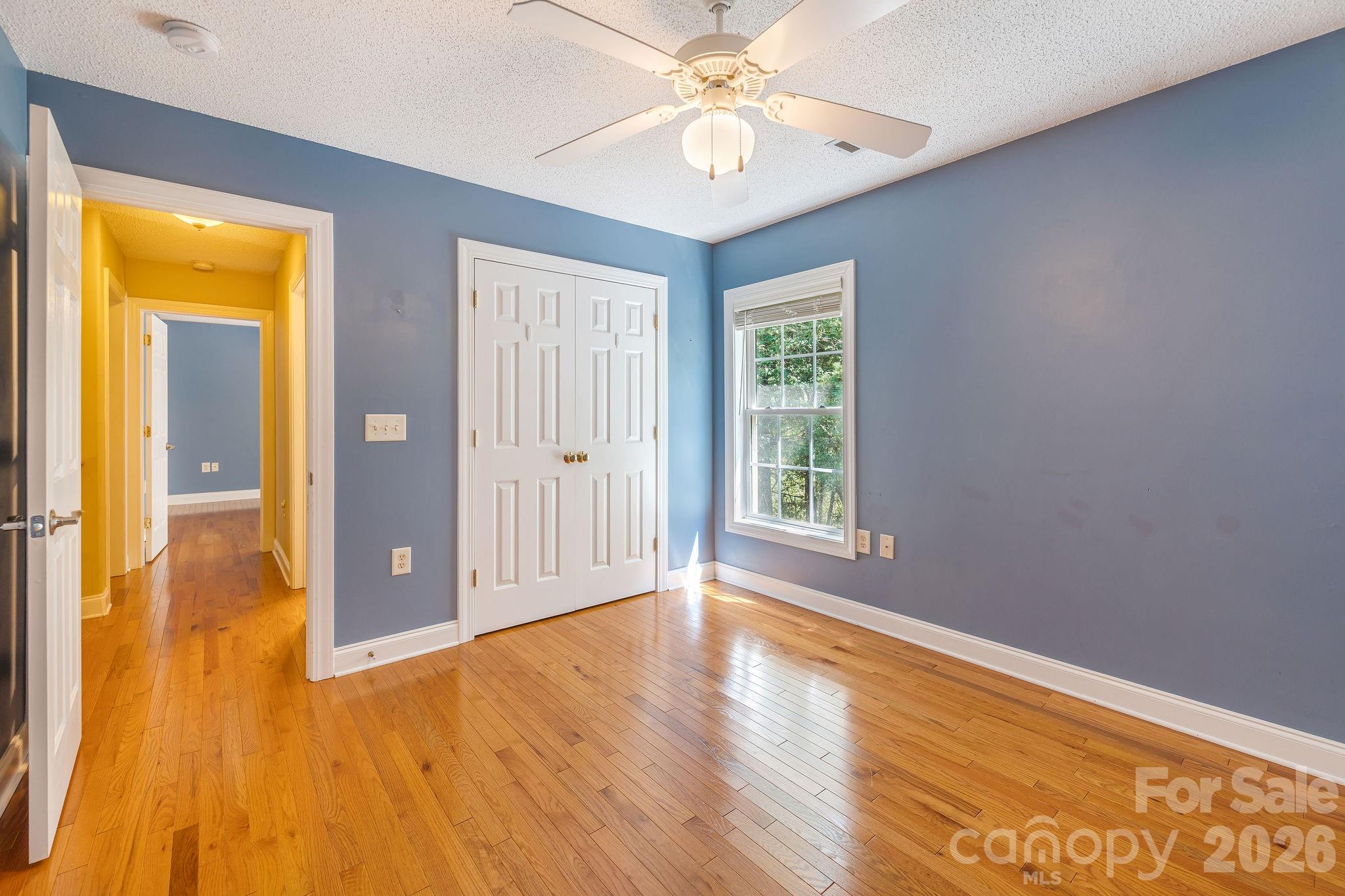 896 West Pointe Drive Property Photo 18