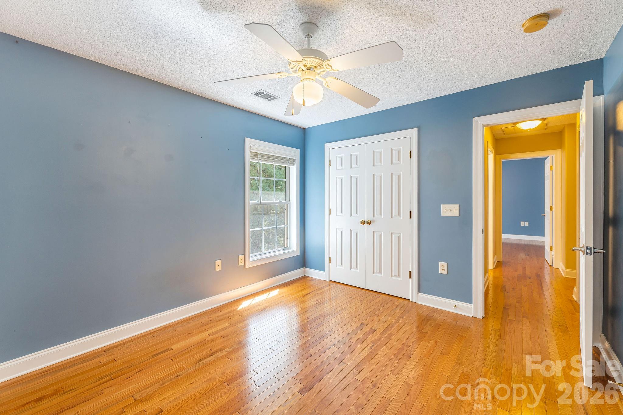 896 West Pointe Drive Property Photo 23