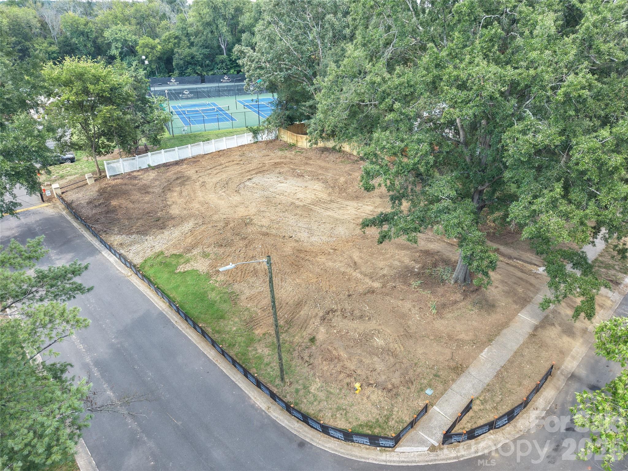 6501 Windyrush Road Property Photo 10