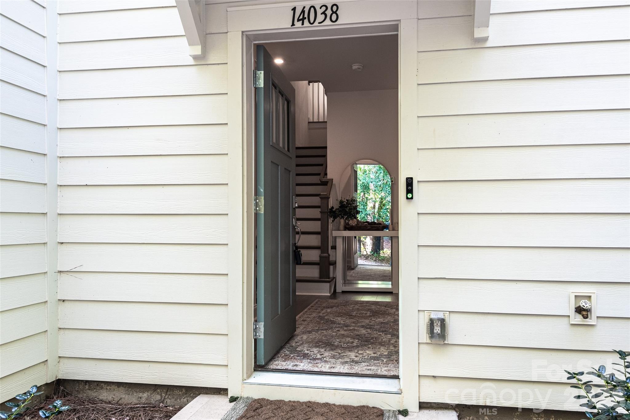 14038 Felix Lane Property Photo 1