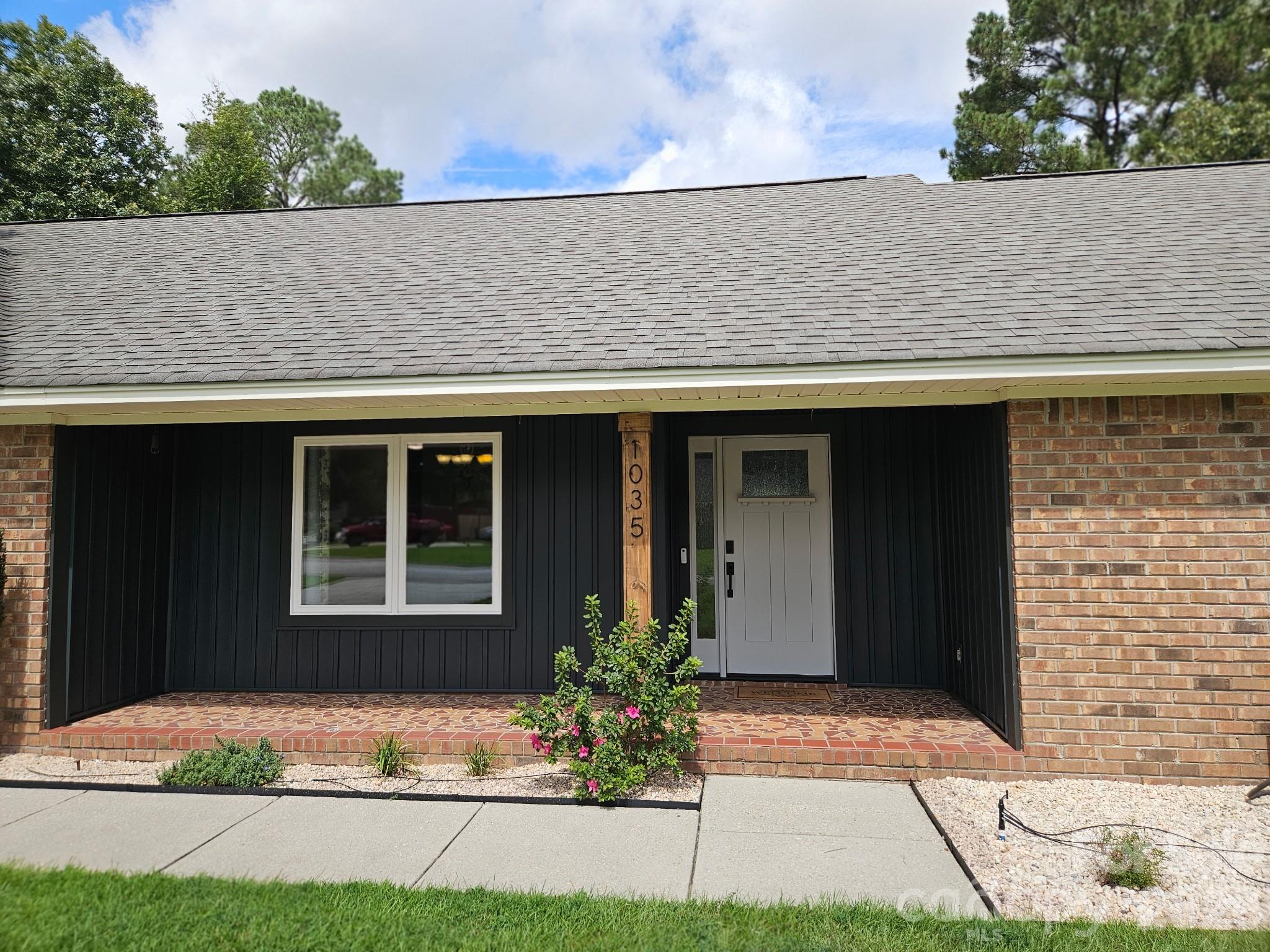 1035 Waterway Drive Property Photo 3