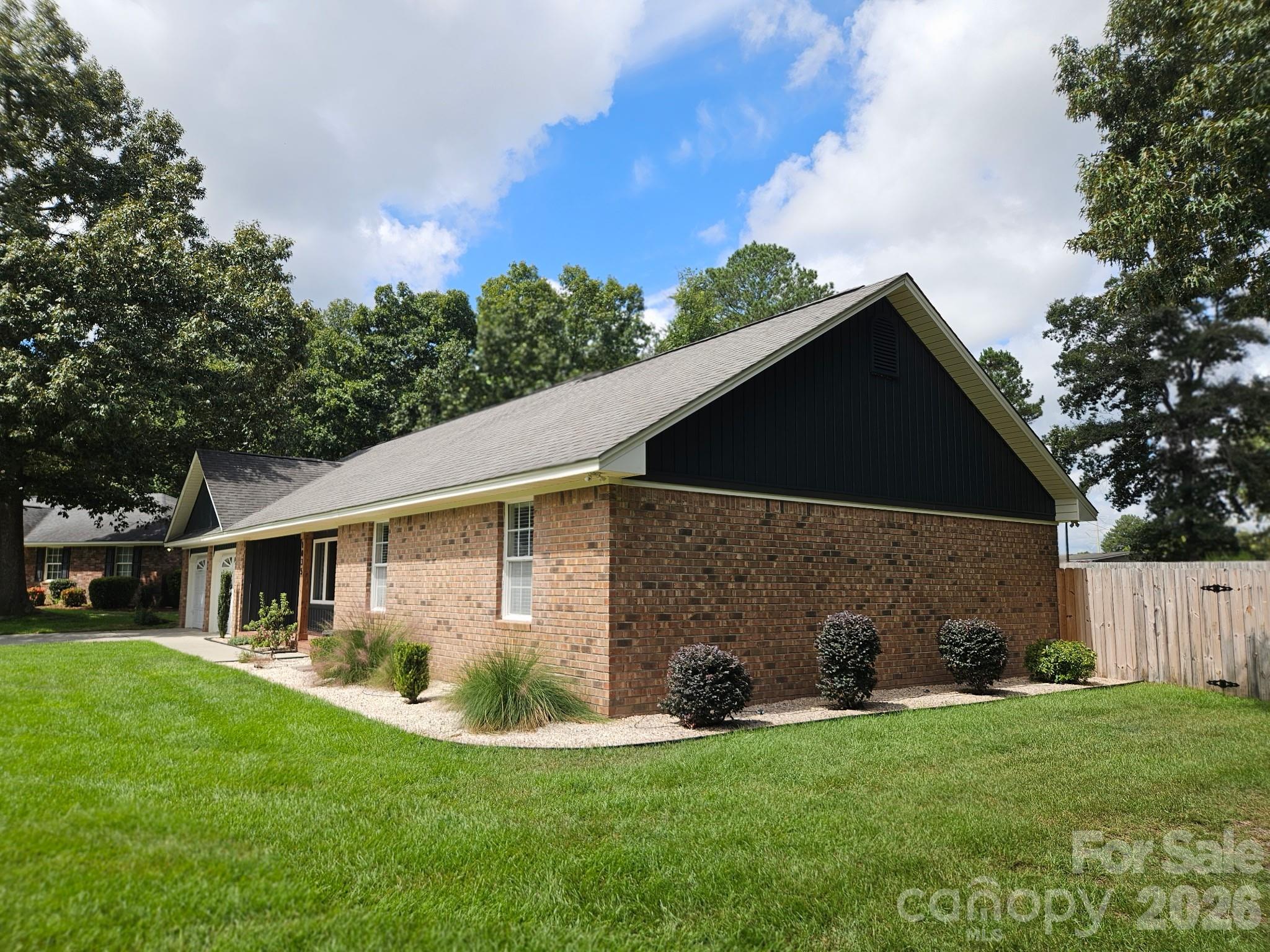 1035 Waterway Drive Property Photo 6