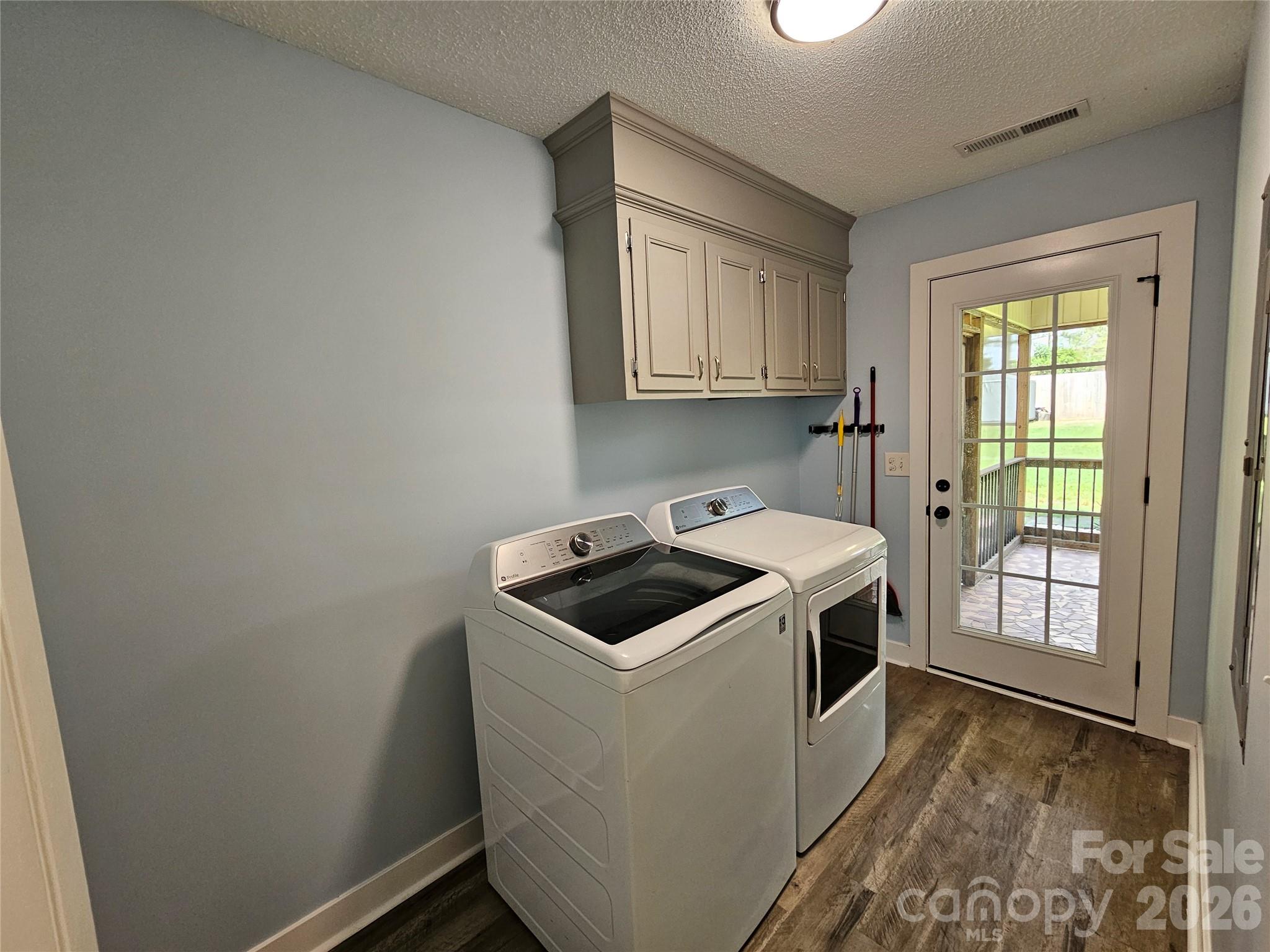1035 Waterway Drive Property Photo 12