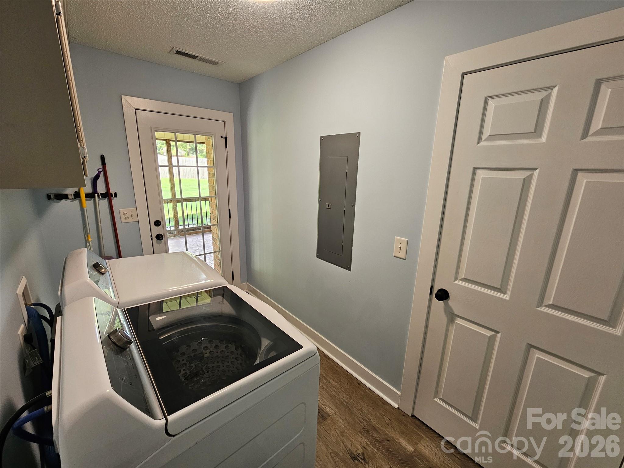 1035 Waterway Drive Property Photo 13