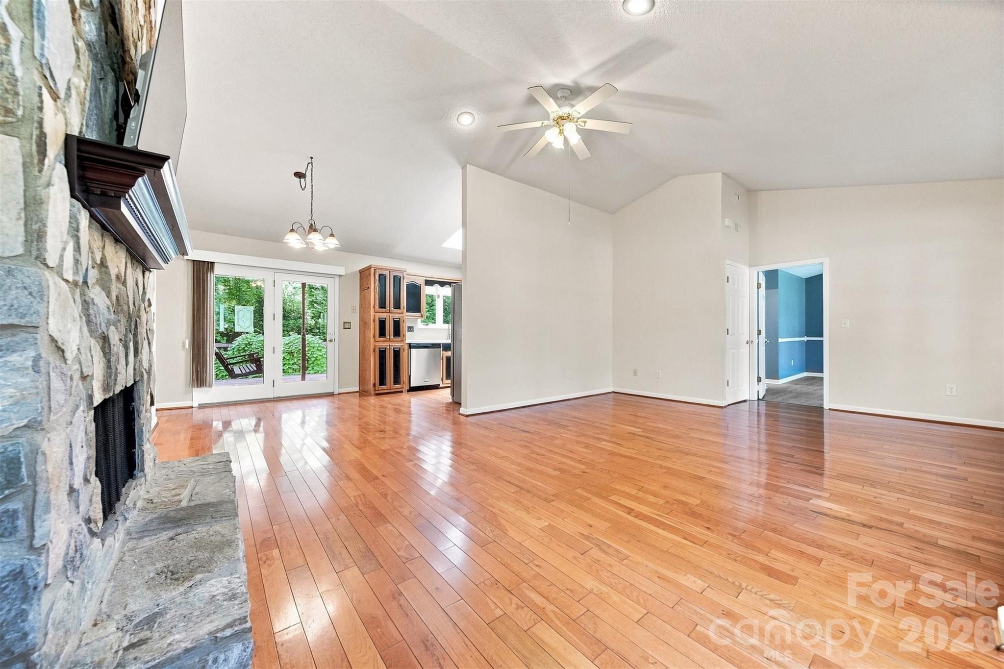 9 Daniel Circle Property Photo 8