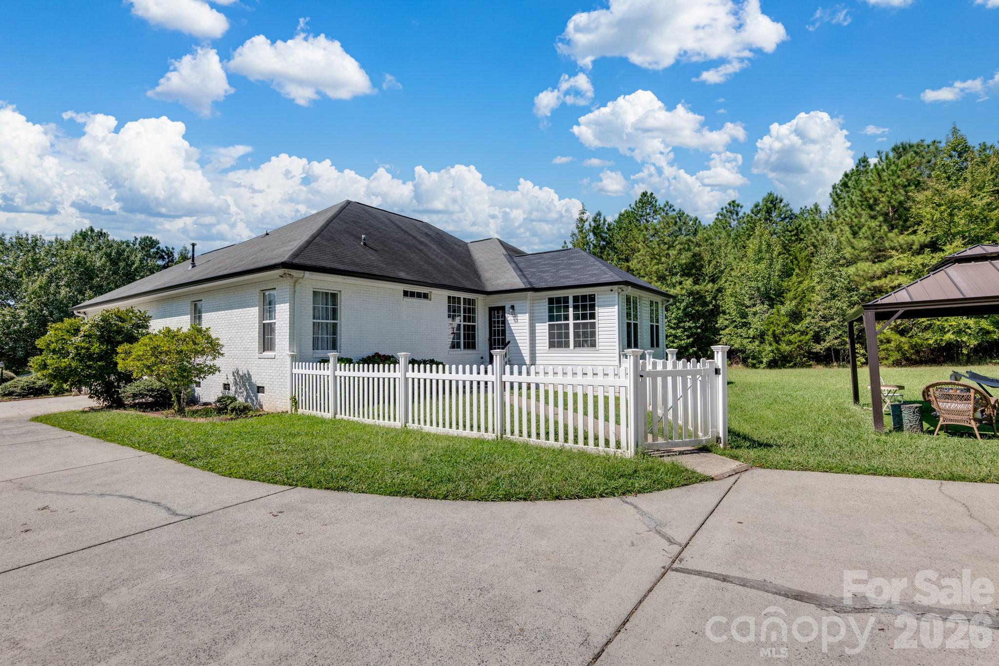 8025 Silver Maple Lane Property Photo 29