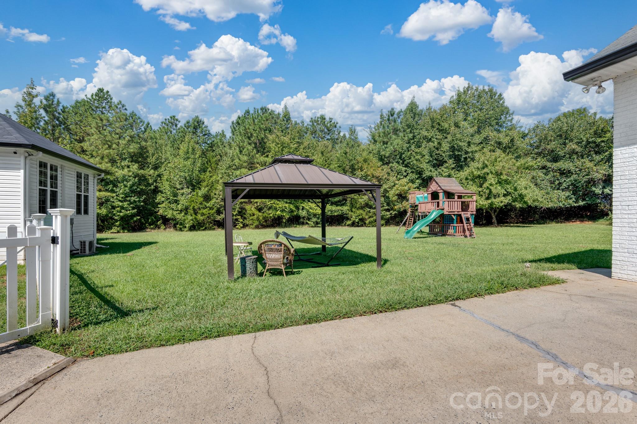 8025 Silver Maple Lane Property Photo 30