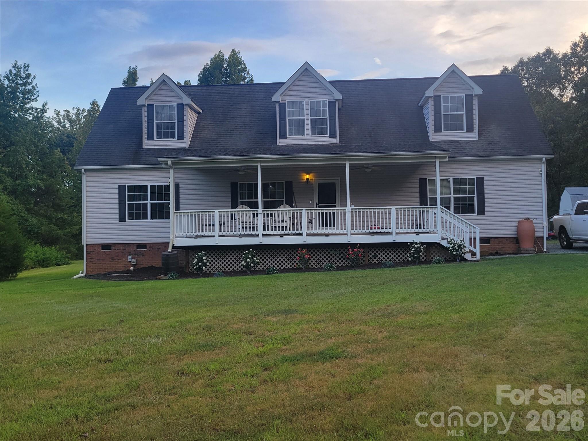 415 Maye Street Property Photo 1