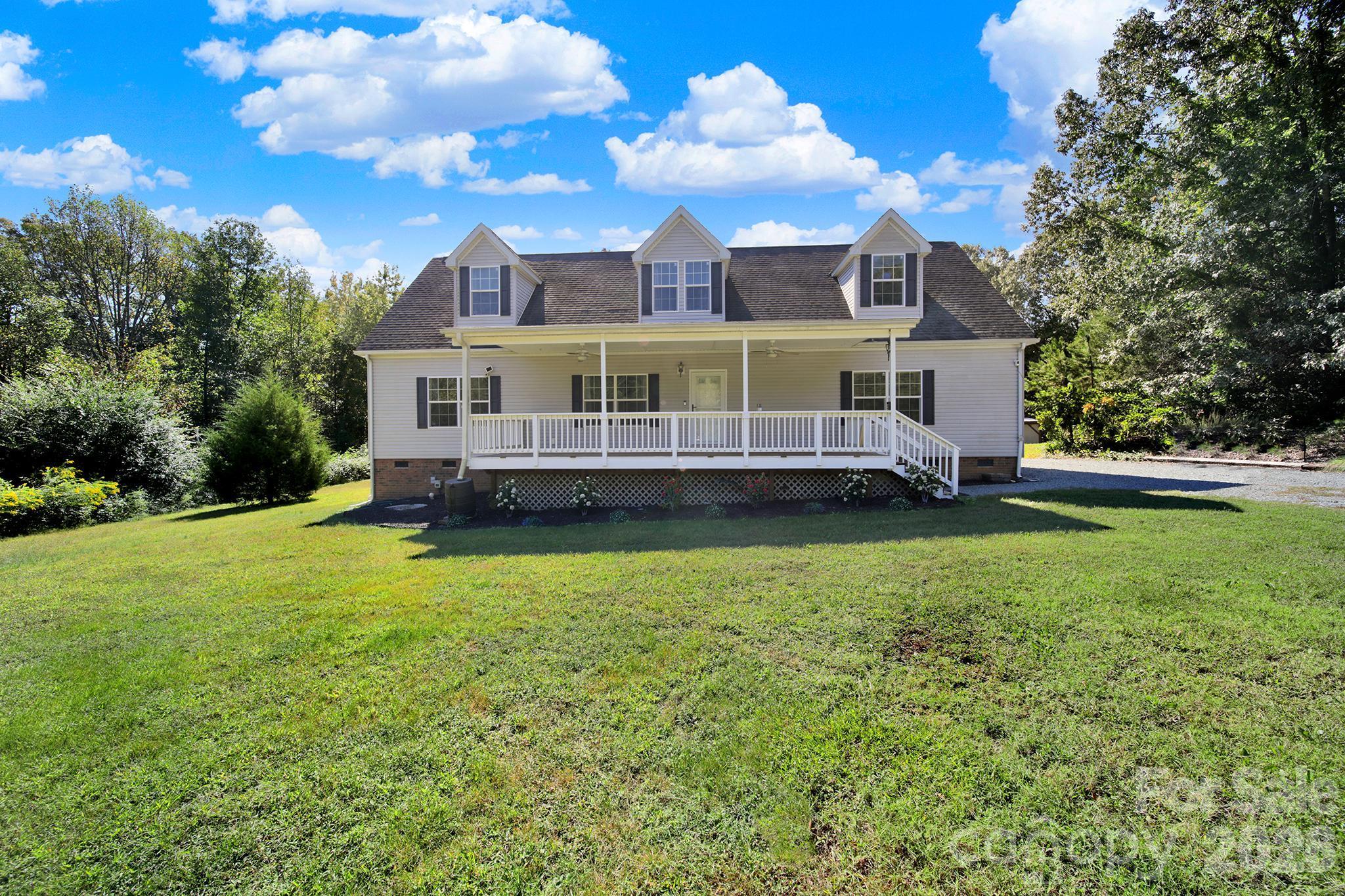 415 Maye Street Property Photo 1