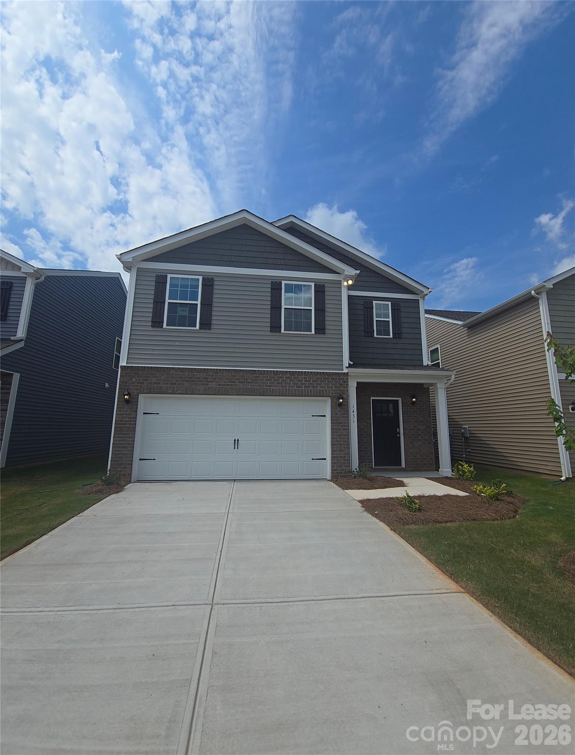 1431 Mammoth Road Property Photo 1