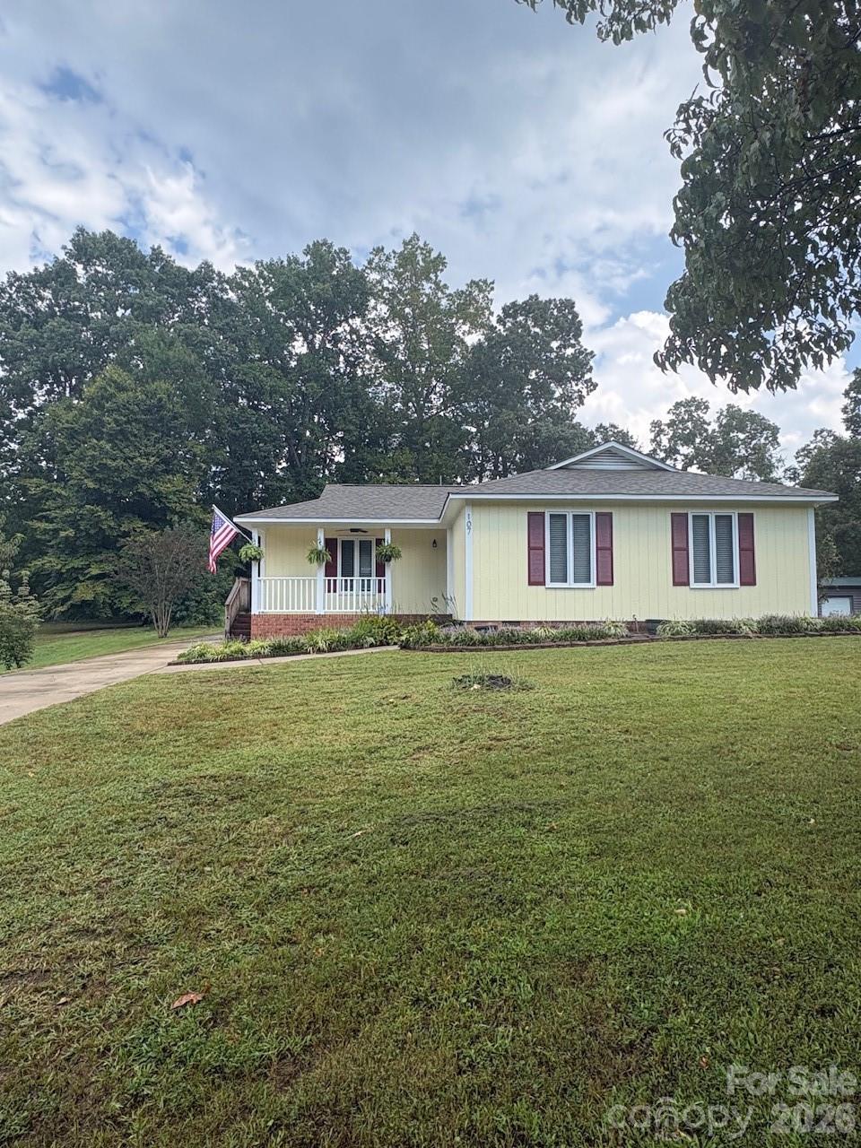 107 Ephraim Drive Property Photo 1