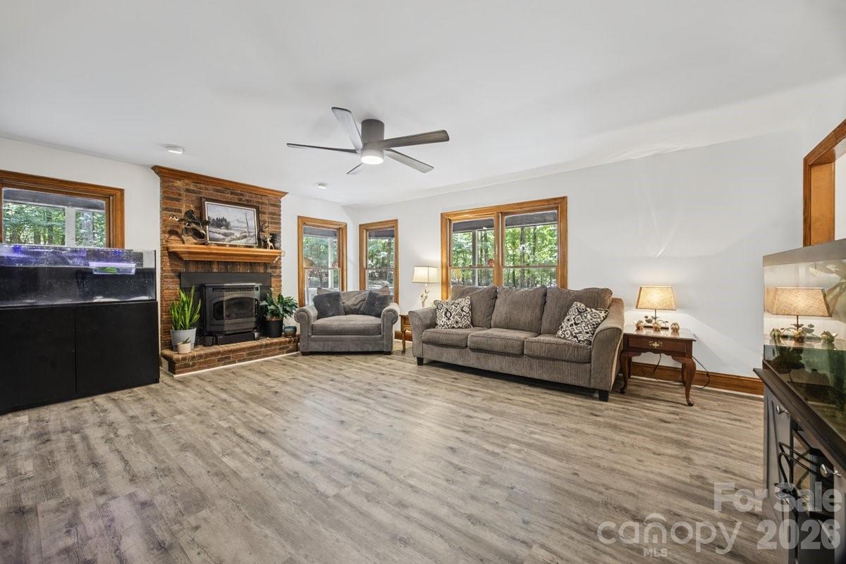 2703 Blythe Road Property Photo 10