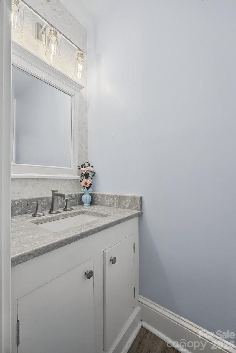 2703 Blythe Road Property Photo 12