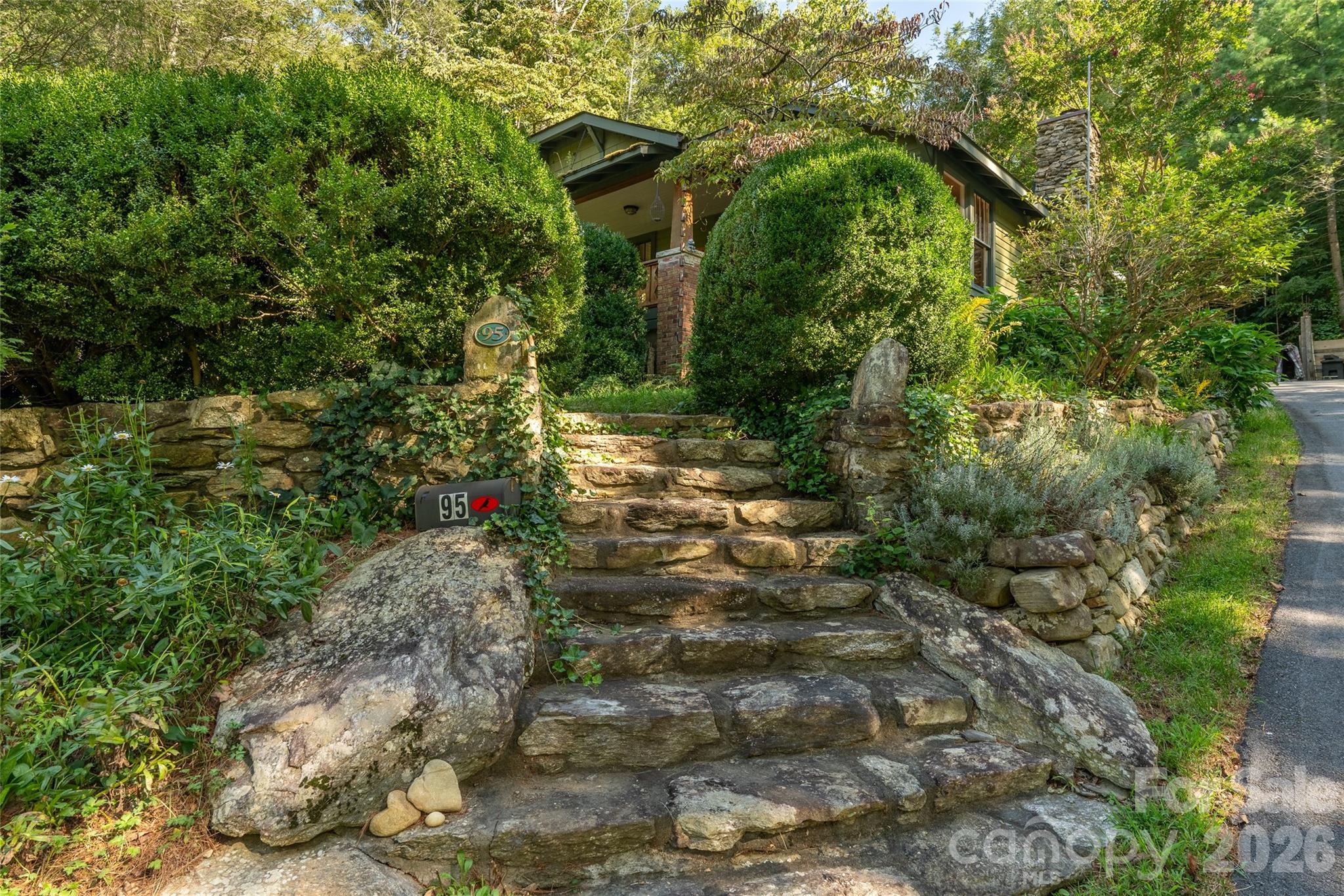 95 Chestnut Hill Loop Road Property Photo 3