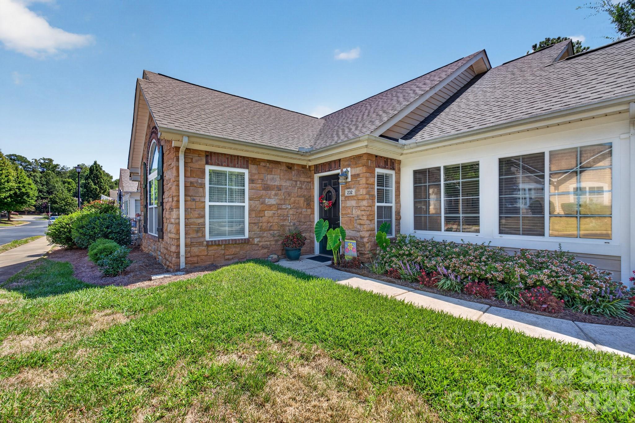232 Lone Oak Circle Property Photo 2