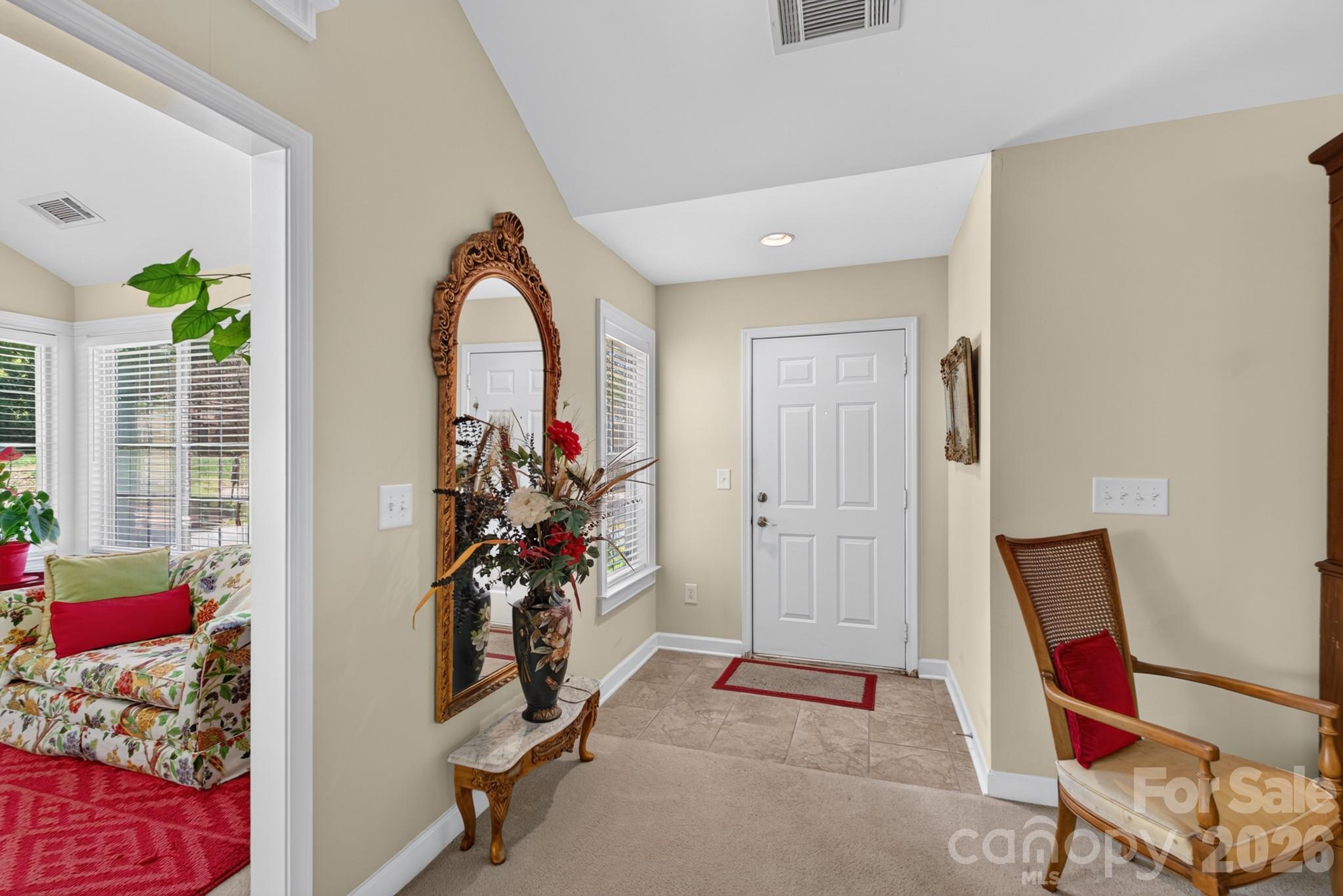 232 Lone Oak Circle Property Photo 3