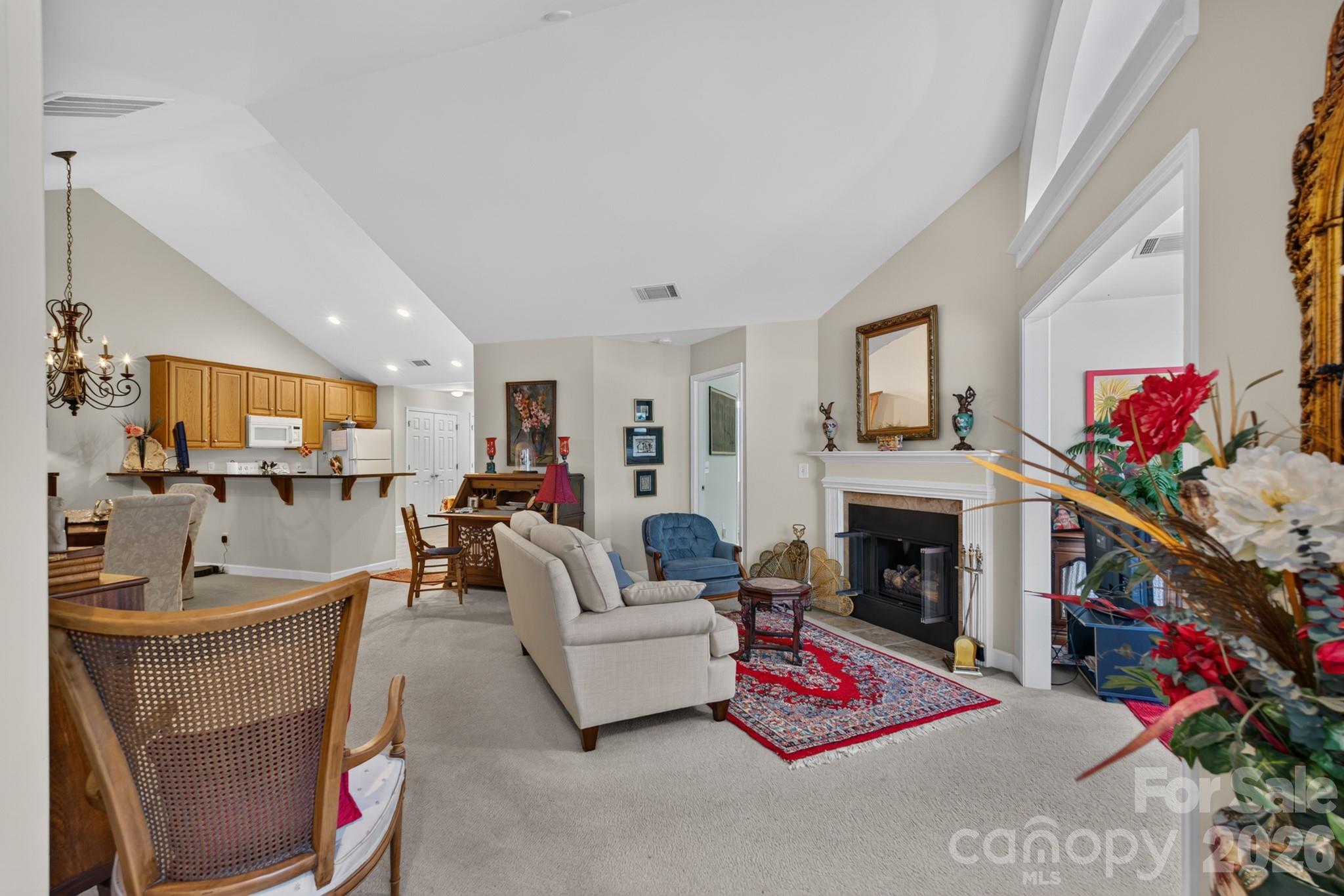 232 Lone Oak Circle Property Photo 4