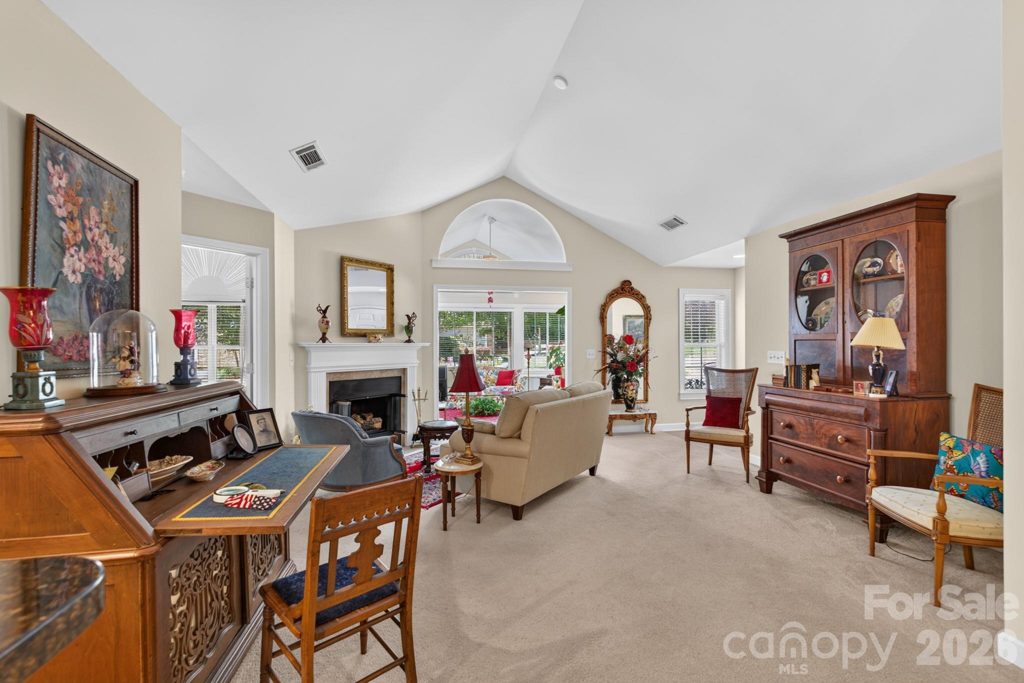 232 Lone Oak Circle Property Photo 6