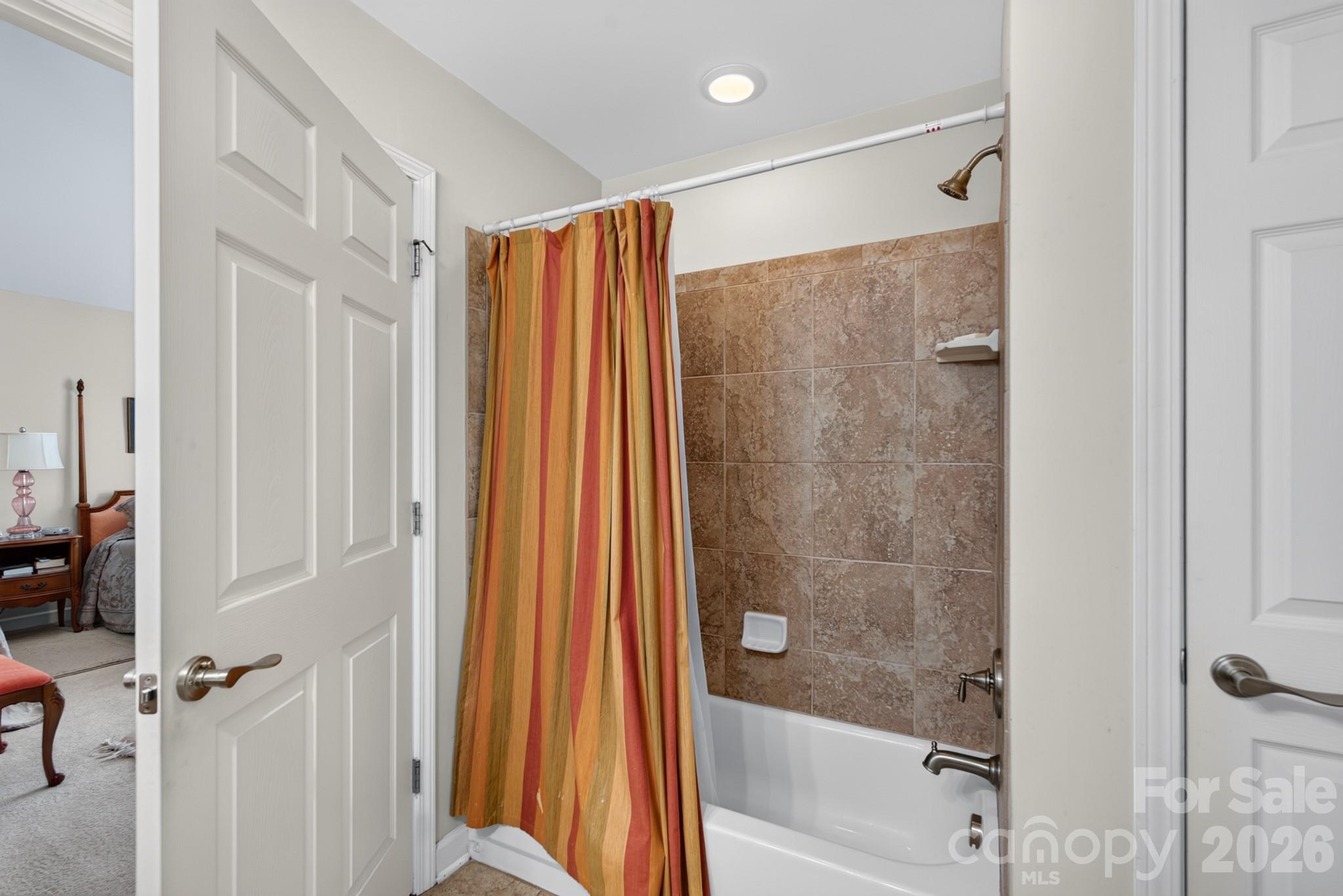 232 Lone Oak Circle Property Photo 26
