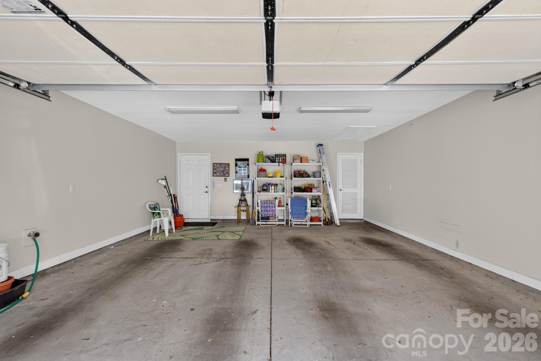 232 Lone Oak Circle Property Photo 28